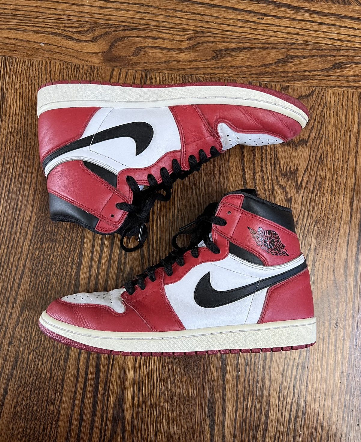 Jordan Brand × Nike Nike Jordan 1 Chicago (2015) Size US 10 / EU 43 - 2 Thumbnail