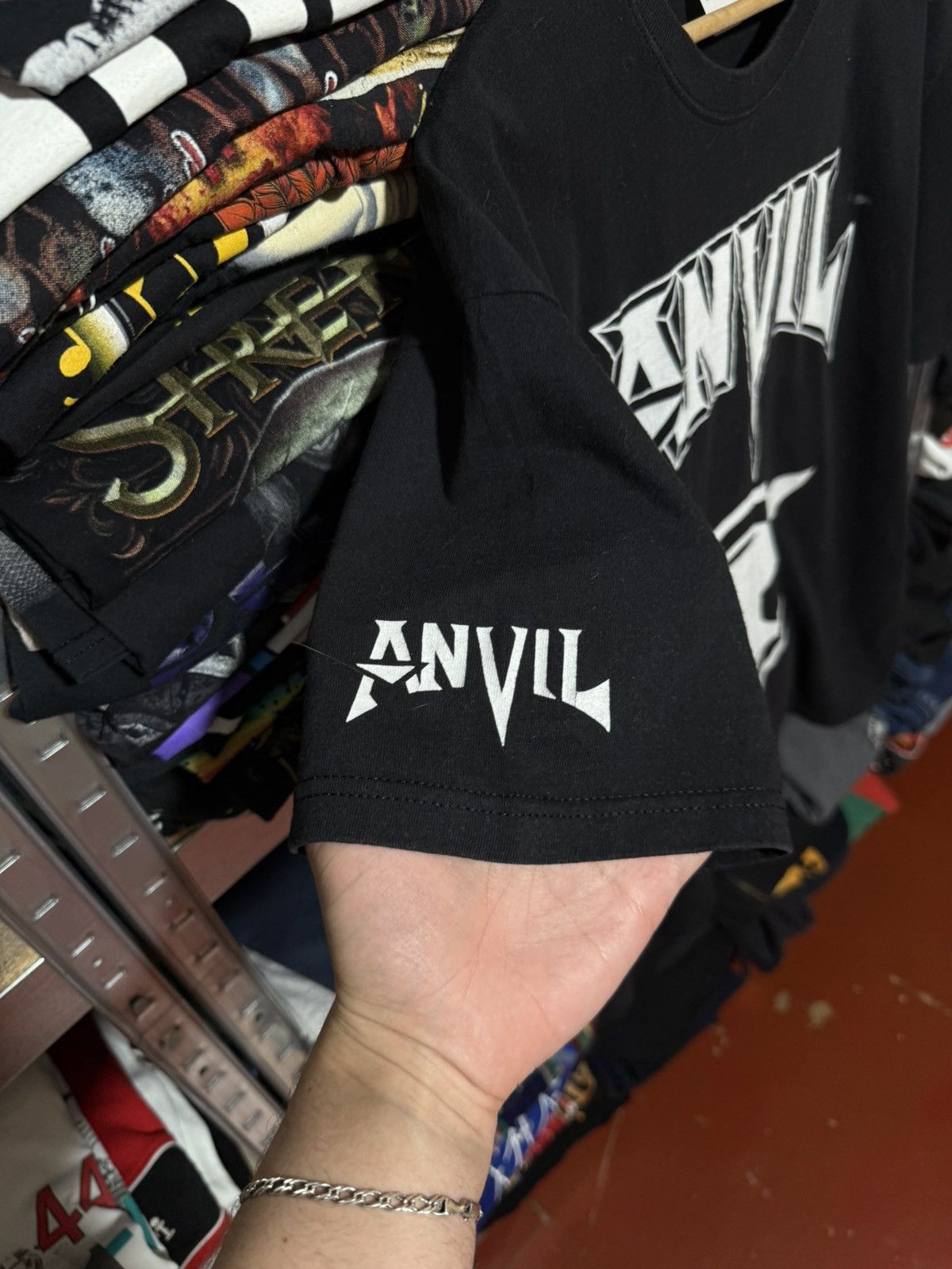 Band Tees Vintage Anvil Pounding Metal Rock 2016 Band T-Shirt Y2K Hype Size US XL / EU 56 / 4 - 5 Thumbnail
