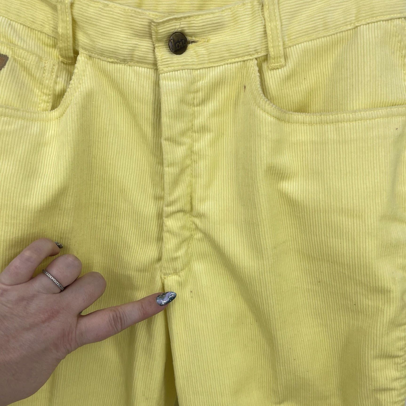 Vintage VINTAGE Lois Pants Womens 30x34 Bright Yellow Corduroy High Waisted Read Size 30" / US 8 / IT 44 - 5 Thumbnail