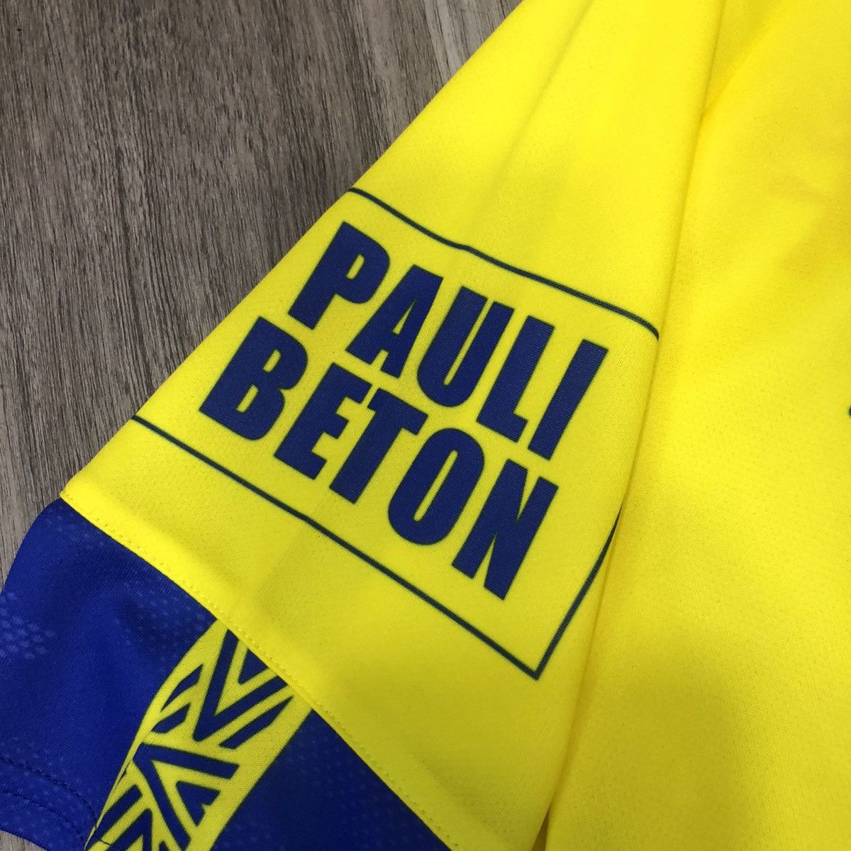 Umbro Sint-truiden 19/20 home jersey Size US S / EU 44-46 / 1 - 5 Thumbnail