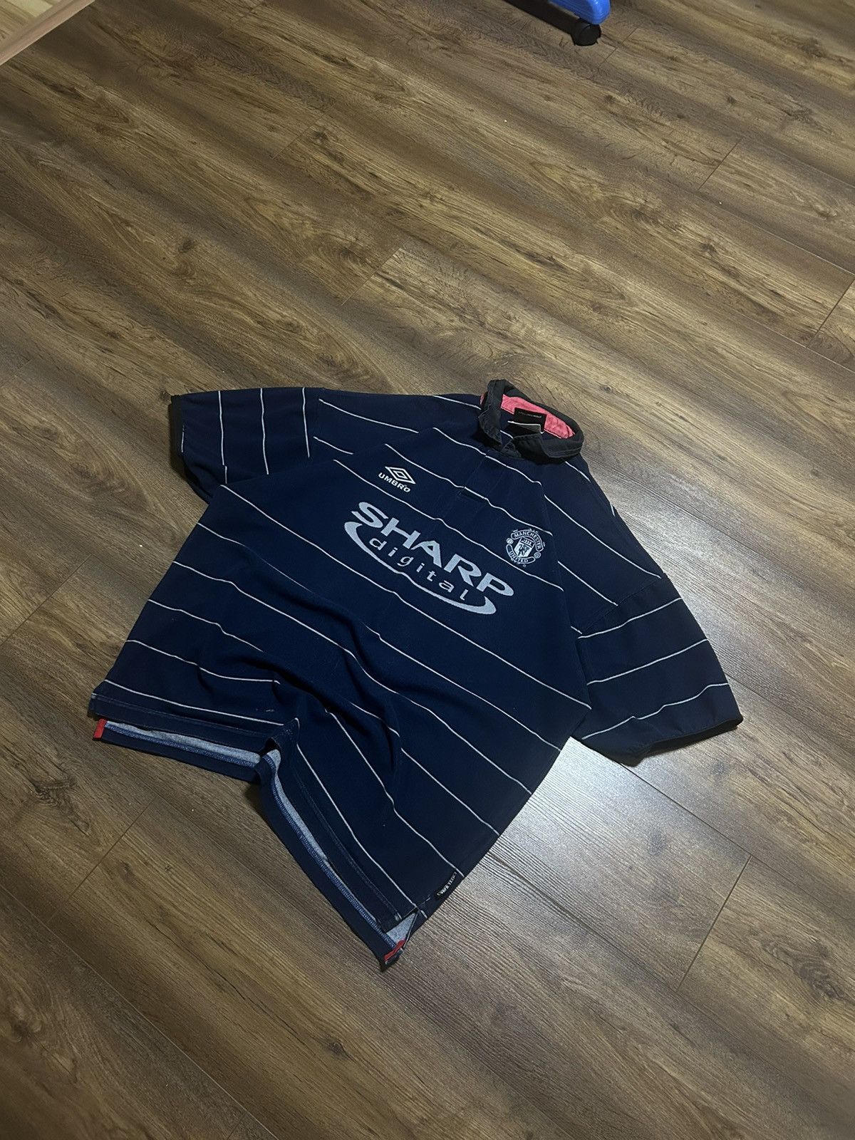 Umbro Vintage Manchester United 1999-00 Umbro Away Soccer Jersey Size US XL / EU 56 / 4 - 1 Thumbnail