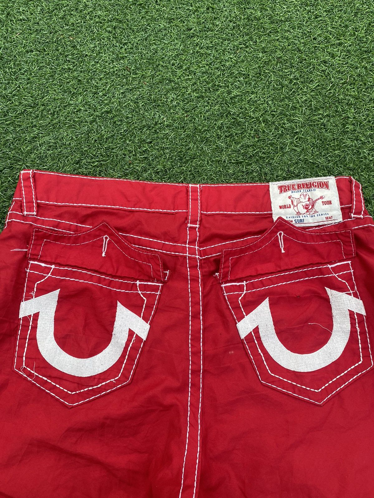 True Religion × Vintage TRUE RELIGION BIG LOGO RED SHORT PANTS Size US 38 / EU 54 - 3 Thumbnail
