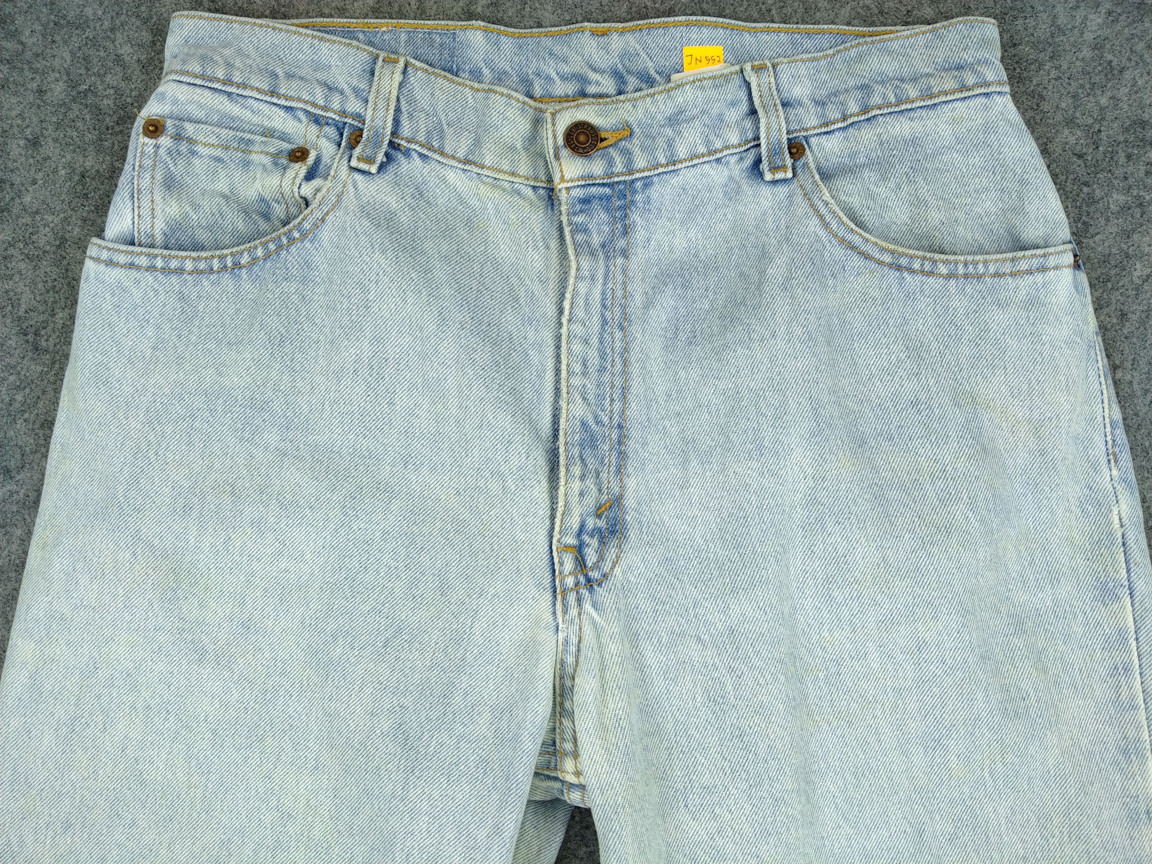 Levi's Light Wash Vintage Levi's 550 Denim 31 x 30.5 -JN552 Size US 31 - 3 Thumbnail