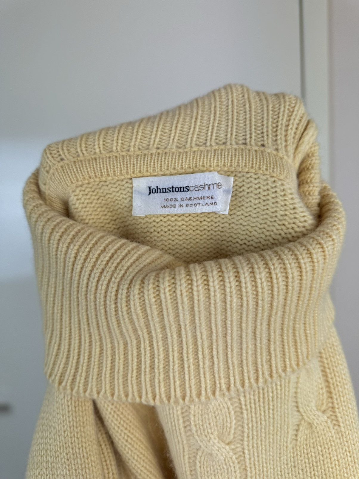 Johnstons Of Elgin JOHNSTONS OF ELGIN Cashmere Cable Knit Turtleneck Sweater S Size S / US 4 / IT 40 - 11 Thumbnail