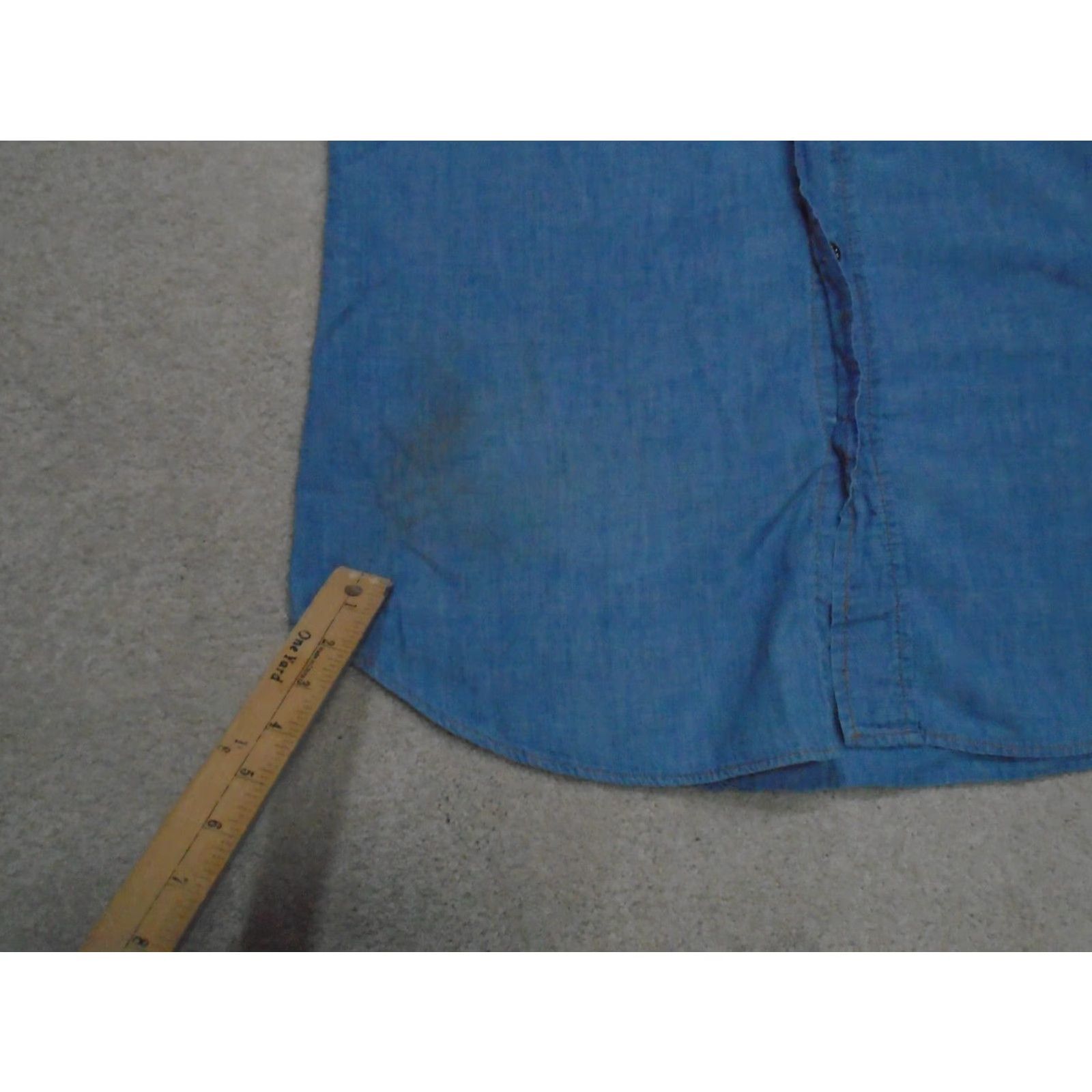 Levi's VINTAGE Levi's Button-Up Shirt Womens Large Blue Chambray Chain Stitch 70s Hippie Shirt Size L / US 10 / IT 46 - 4 Thumbnail