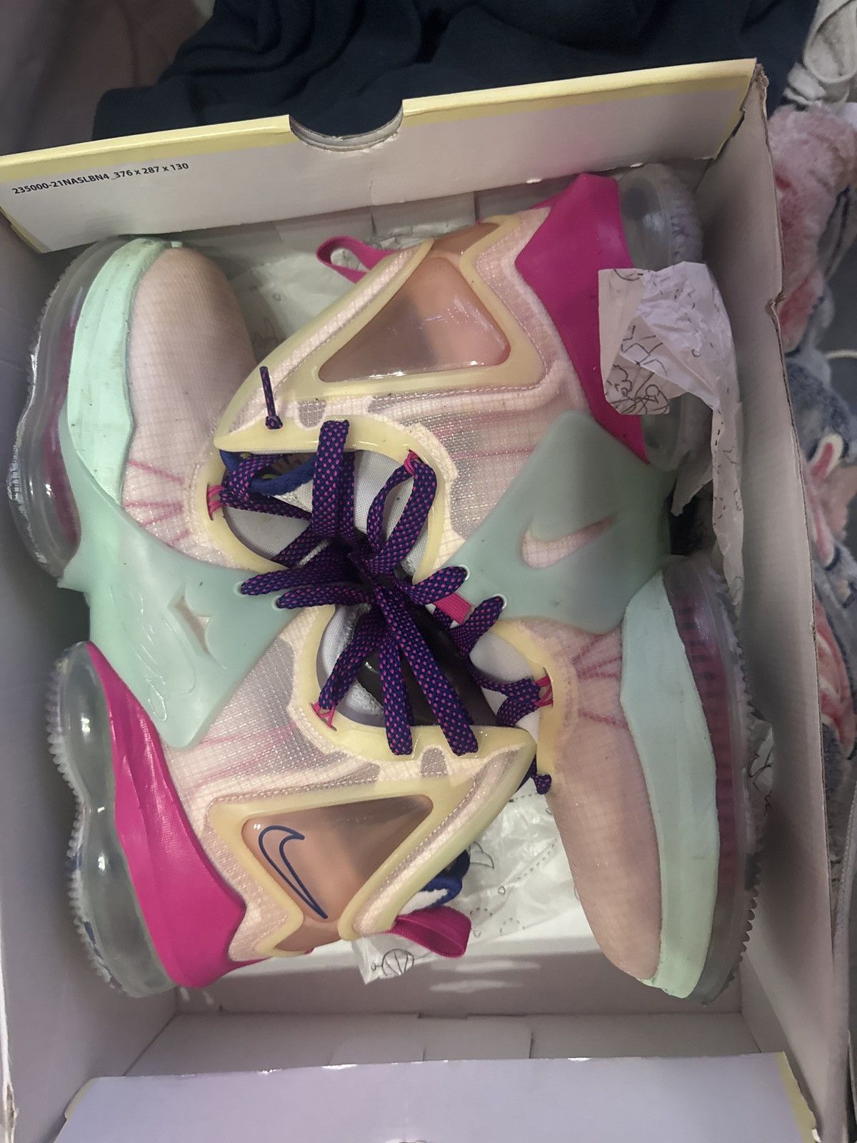 Nike Nike LeBron XIX Vanentines limited edition Size US 12 / EU 45 - 13 Thumbnail