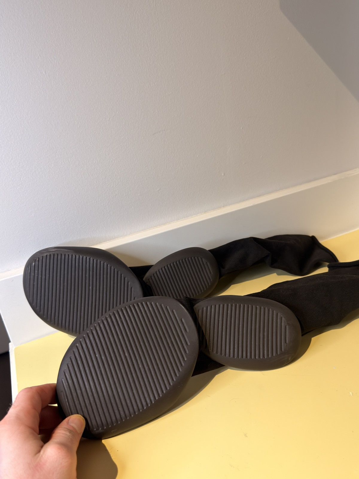 Yeezy Yeezy Pod Size 3 (10-13) Size US 10 / EU 43 - 4 Thumbnail