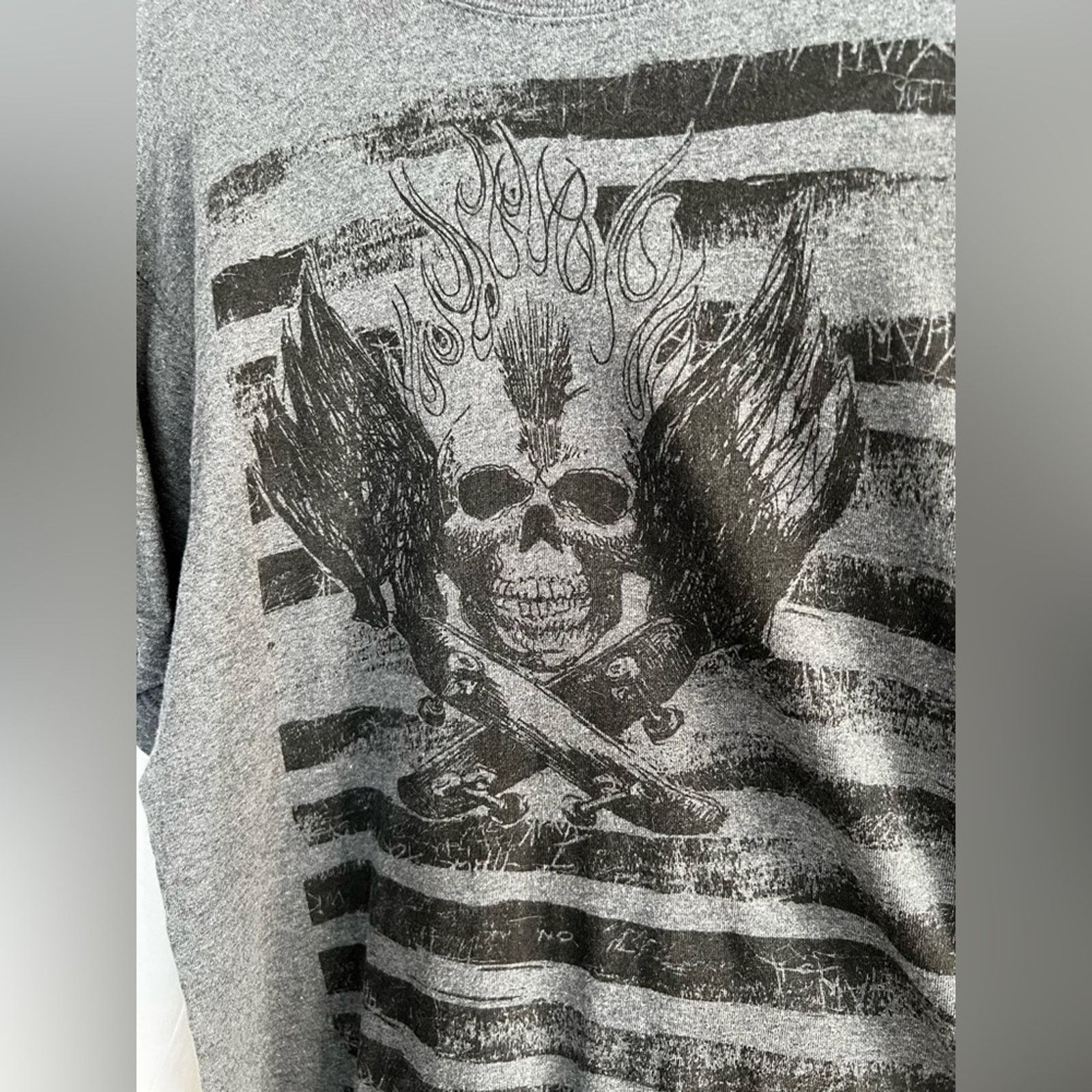 Tony Hawk RARE 2005 VINTAGE TONY HAWK LONGSLEEVE SKULL & BOARDS SHIRT Size US XL / EU 56 / 4 - 3 Thumbnail