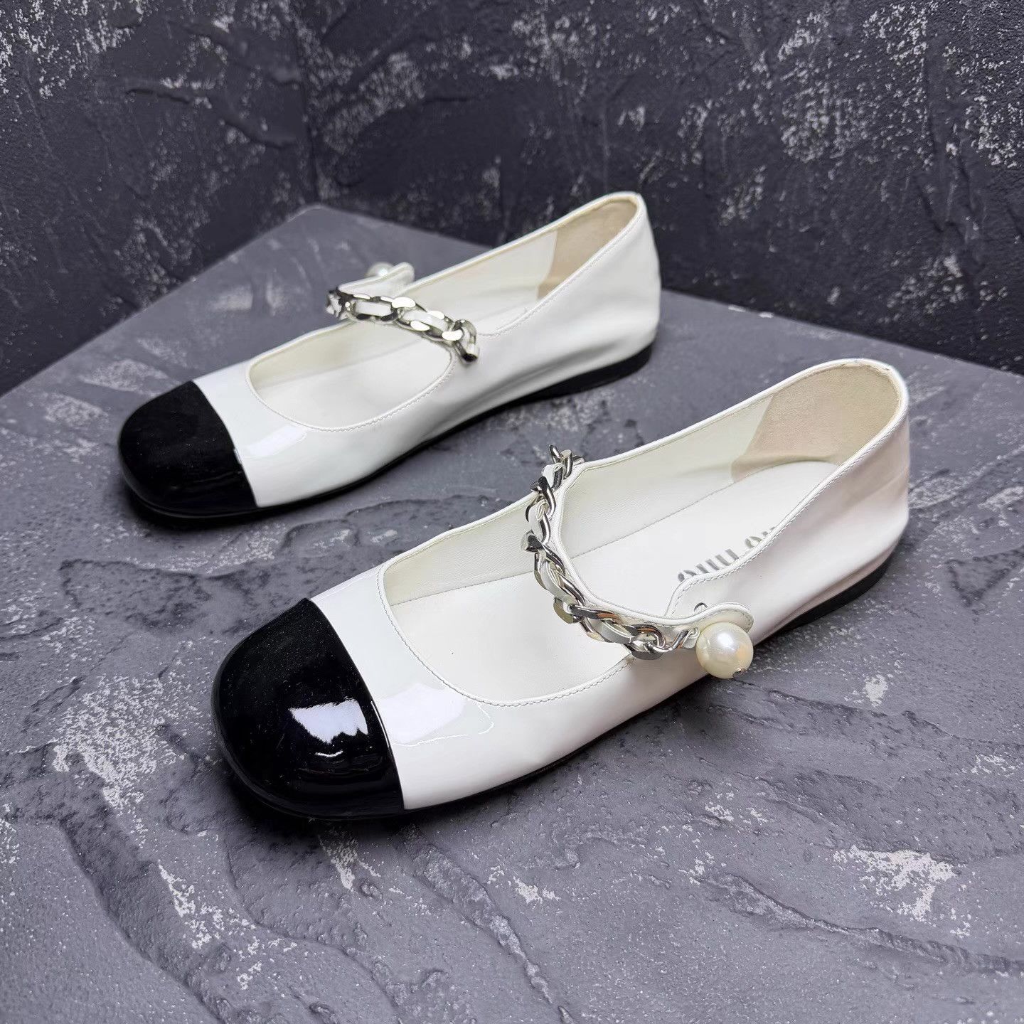 Miu Miu Miu Miu Mary Jane Flats with Pearl Buckle Q10 Size US 7 / IT 37 - 1 Thumbnail
