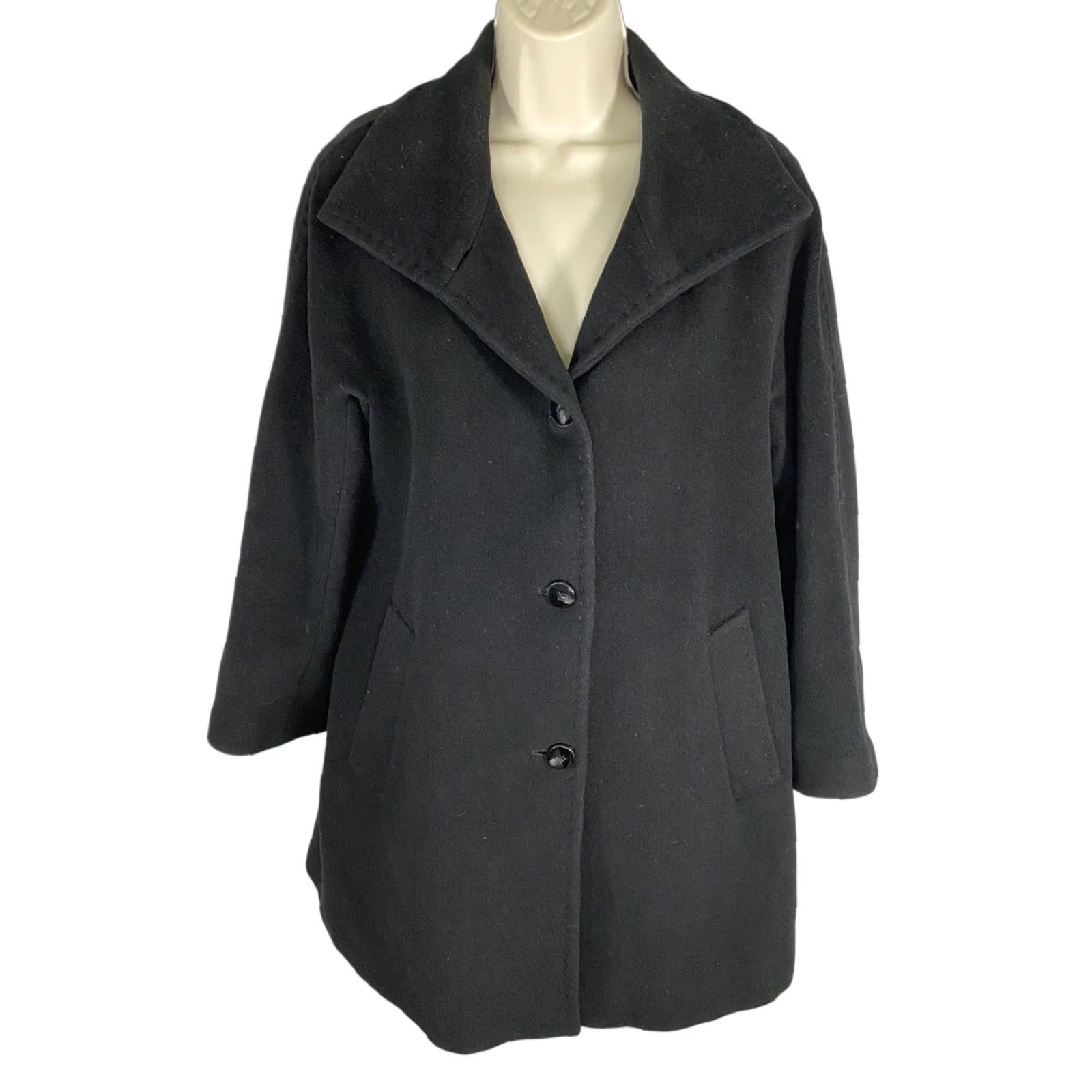 Ellen Tracy Ellen Tracy Black Wool Blend Collared 4 Button Overcoat Jacket Pockets Size 6 Womens Long Coat Black Wool Blend Overcoat Ellen Tracy Size M / US 6-8 / IT 42-44 - 1 Thumbnail