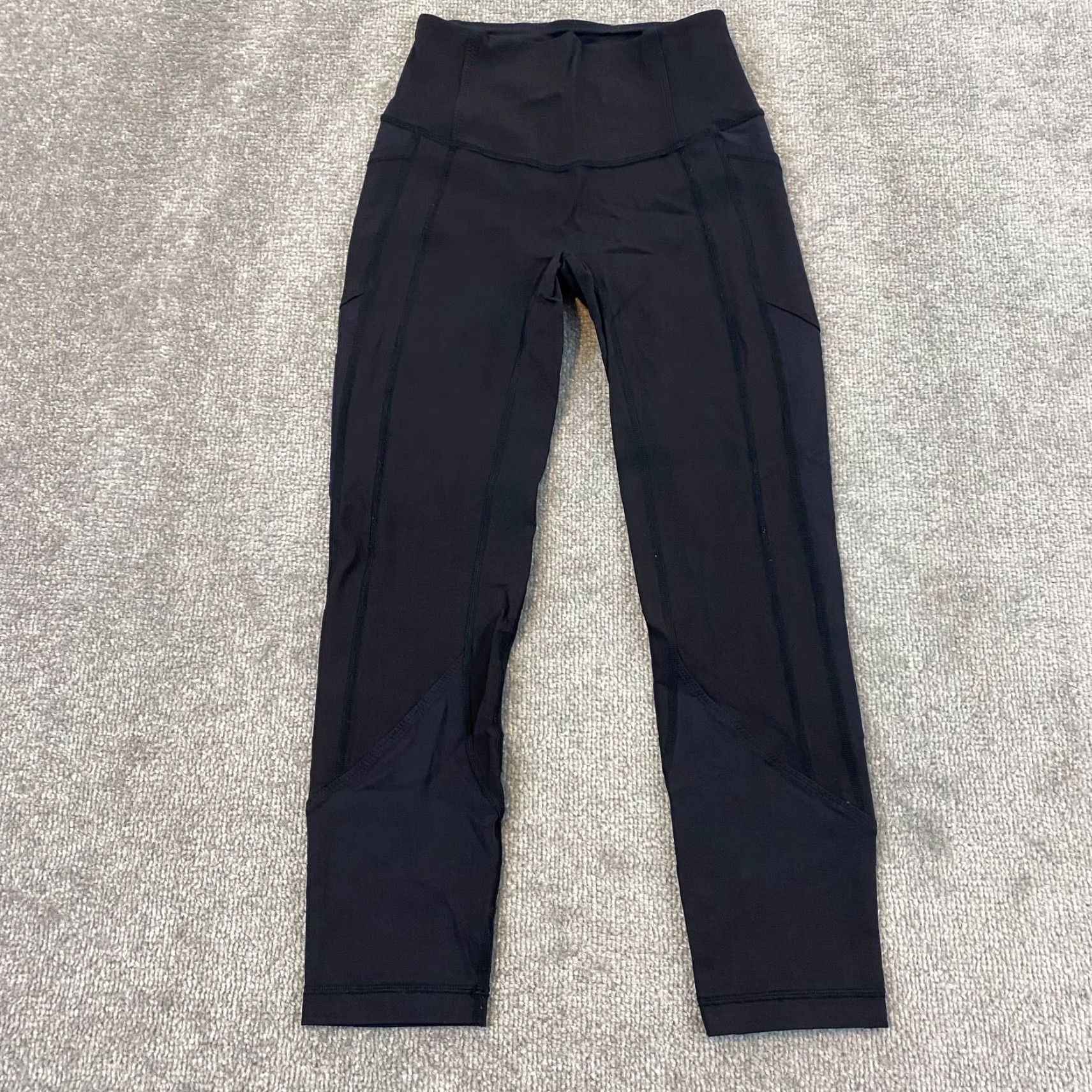 Lululemon Lululemon Leggings Womens 4 Black Mid-Rise 23.5" Cropped Capri Workout Athletic Size 27" / US 4 / IT 40 - 4 Thumbnail