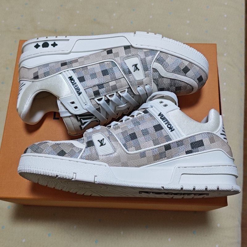 Louis Vuitton Louis Vuitton Low-Top Trainer Sneakers in White -2508 Size US 8.5 / EU 41-42 - 8 Thumbnail