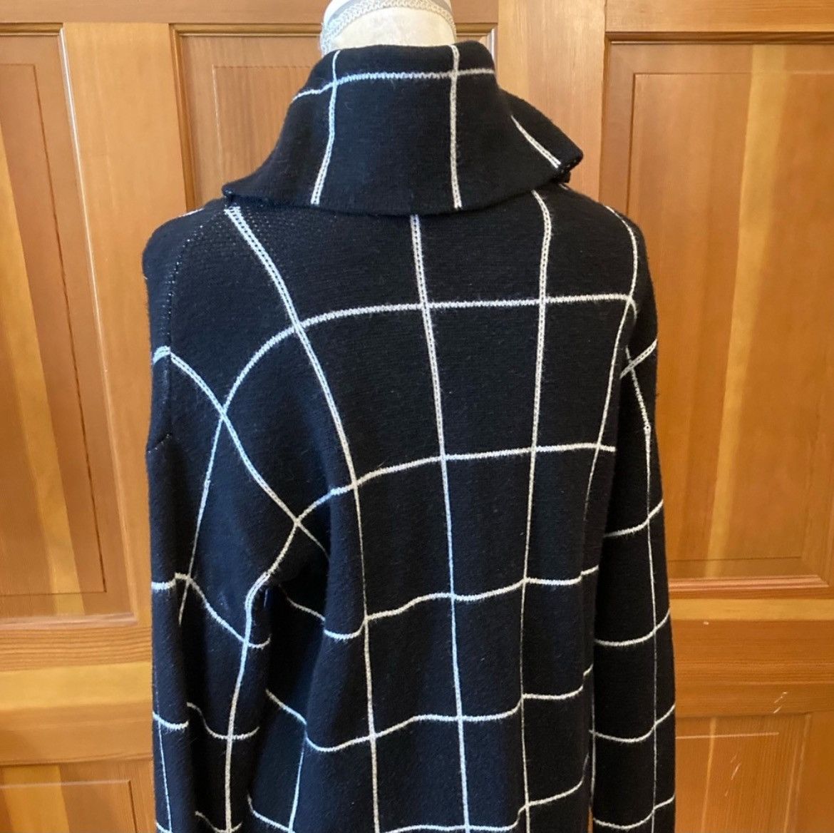 Designer × Other NWT, Lavishly Paris Women's Black Turtleneck Sweater. Size S / US 4 / IT 40 - 10 Thumbnail