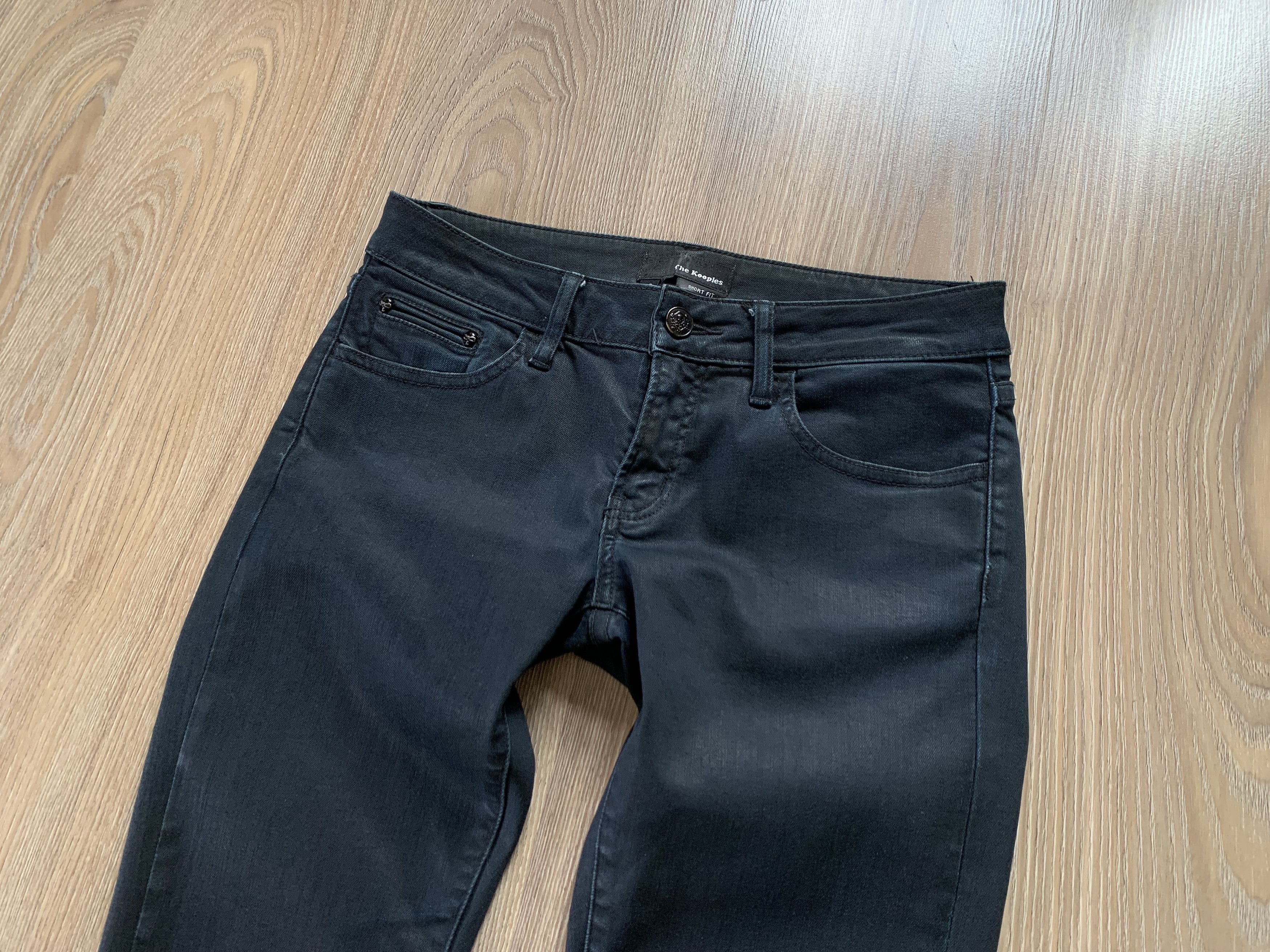 Designer × The Kooples The Kooples Short Fit Waxed Jeans Size 27" / US 4 / IT 40 - 4 Thumbnail