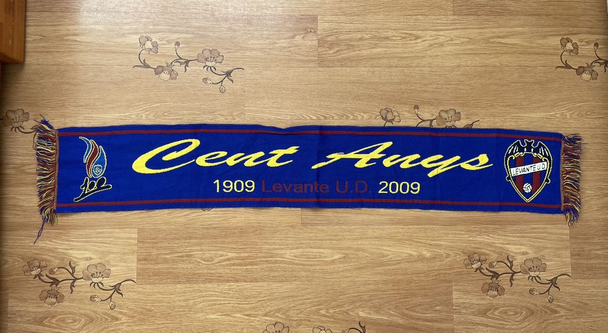 Vintage Vintage Levante U.D. “Cent Anys” Centenary Anniversary scarf Size ONE SIZE - 3 Thumbnail