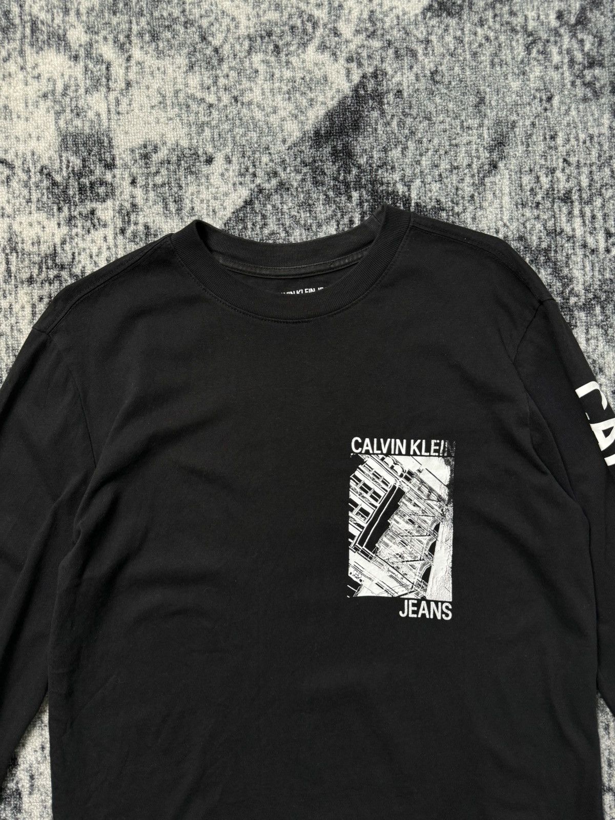 Calvin Klein × Vintage Vintage Calvin Klein Jeans Long Sleeve Tee Shirt Big Logo Size US M / EU 48-50 / 2 - 2 Thumbnail