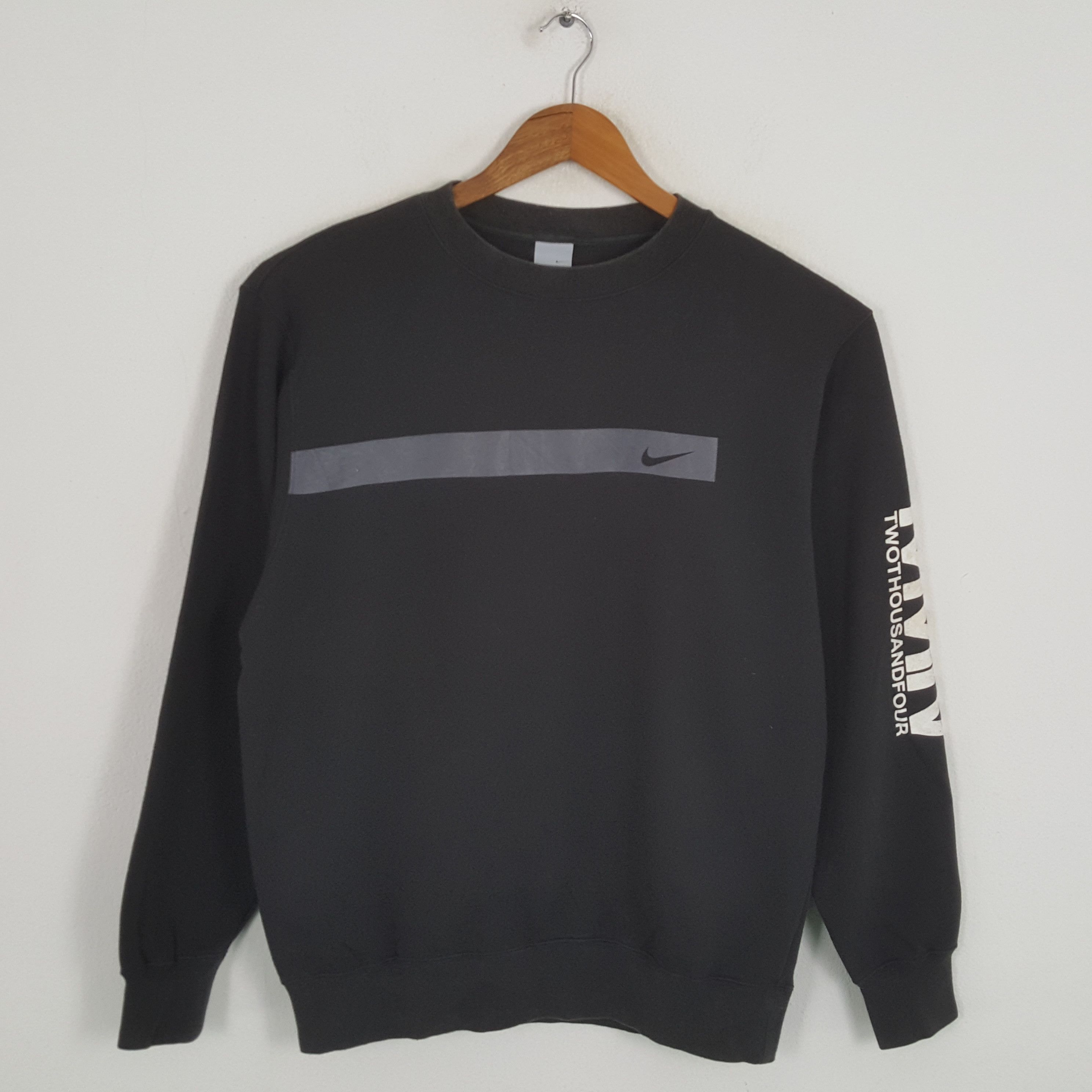 Vintage NIKE Sportswear Small Swoosh Logo Sweatshirts