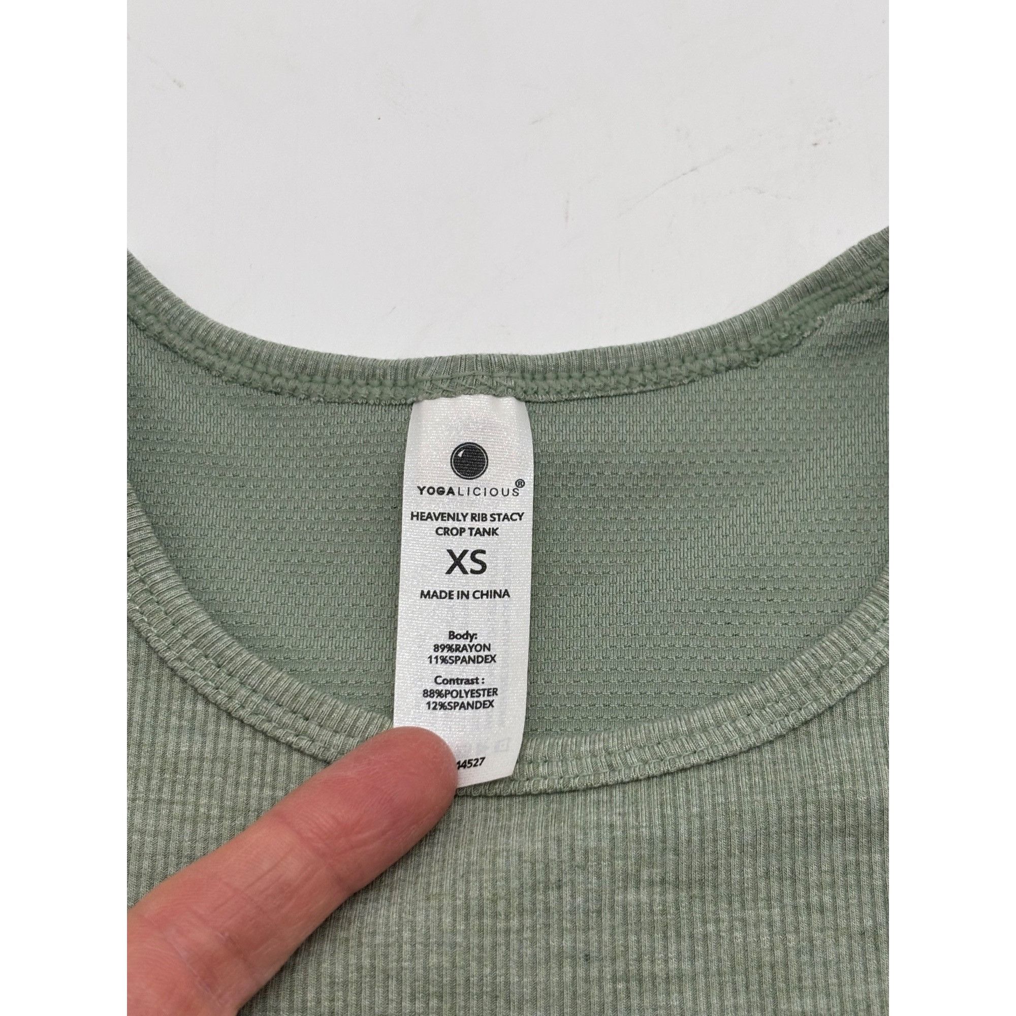 Other Yogalicious Women's Ribbed Built-in-Bra Cropped Tank Top, Sa Size XS / US 0-2 / IT 36-38 - 7 Thumbnail