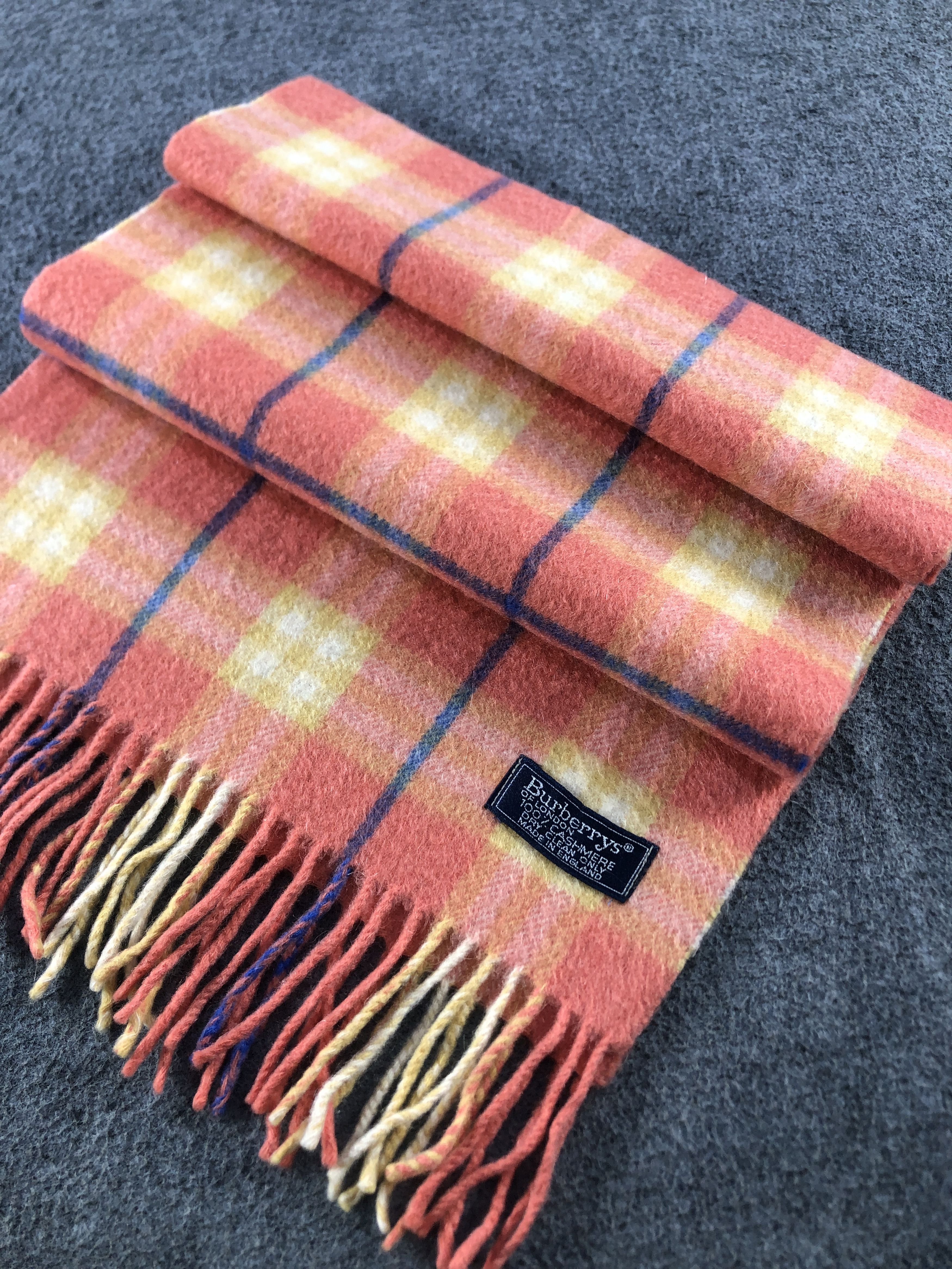 Burberry Burberry Cashmere Scarf / Muffler / Neckwear P863 Size ONE SIZE - 2 Thumbnail