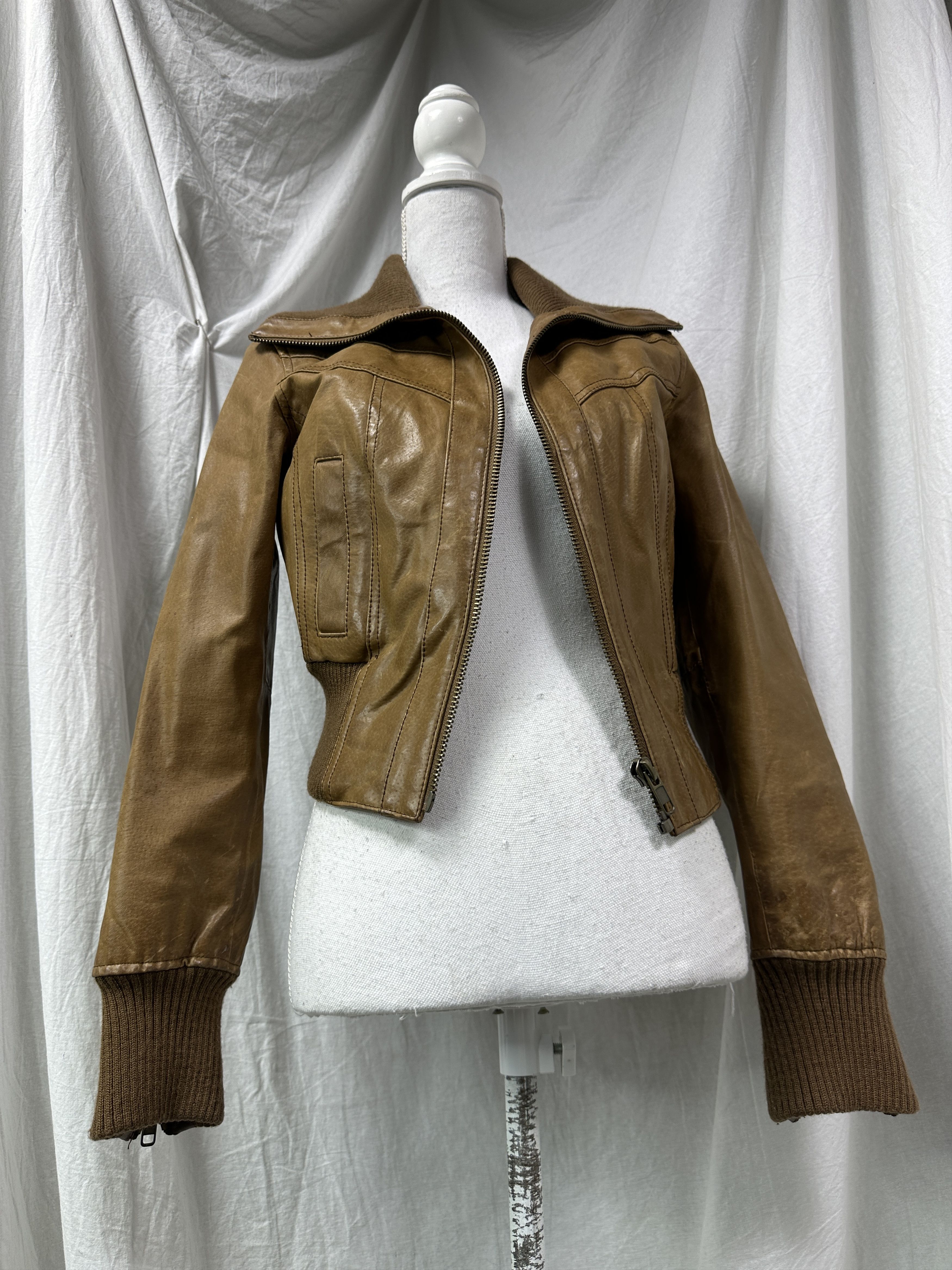 Vintage Vintage Cropped Moto Biker Camel Brown Leather Jacket 00s Size US S / EU 44-46 / 1 - 6 Thumbnail