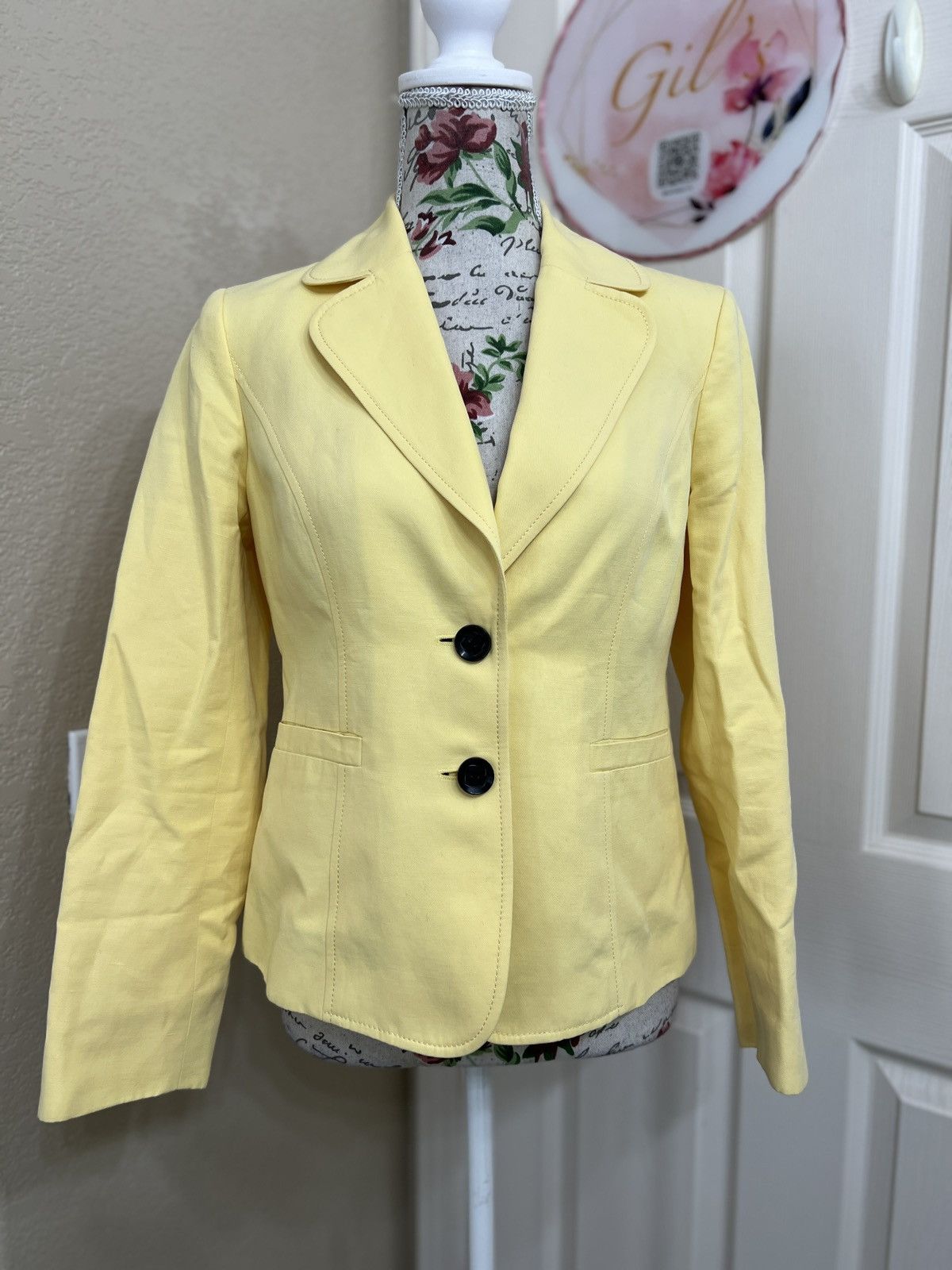 Talbots Talbots Soft Yellow Two-Button Tailored Blazer Size S / US 4 / IT 40 - 1 Thumbnail
