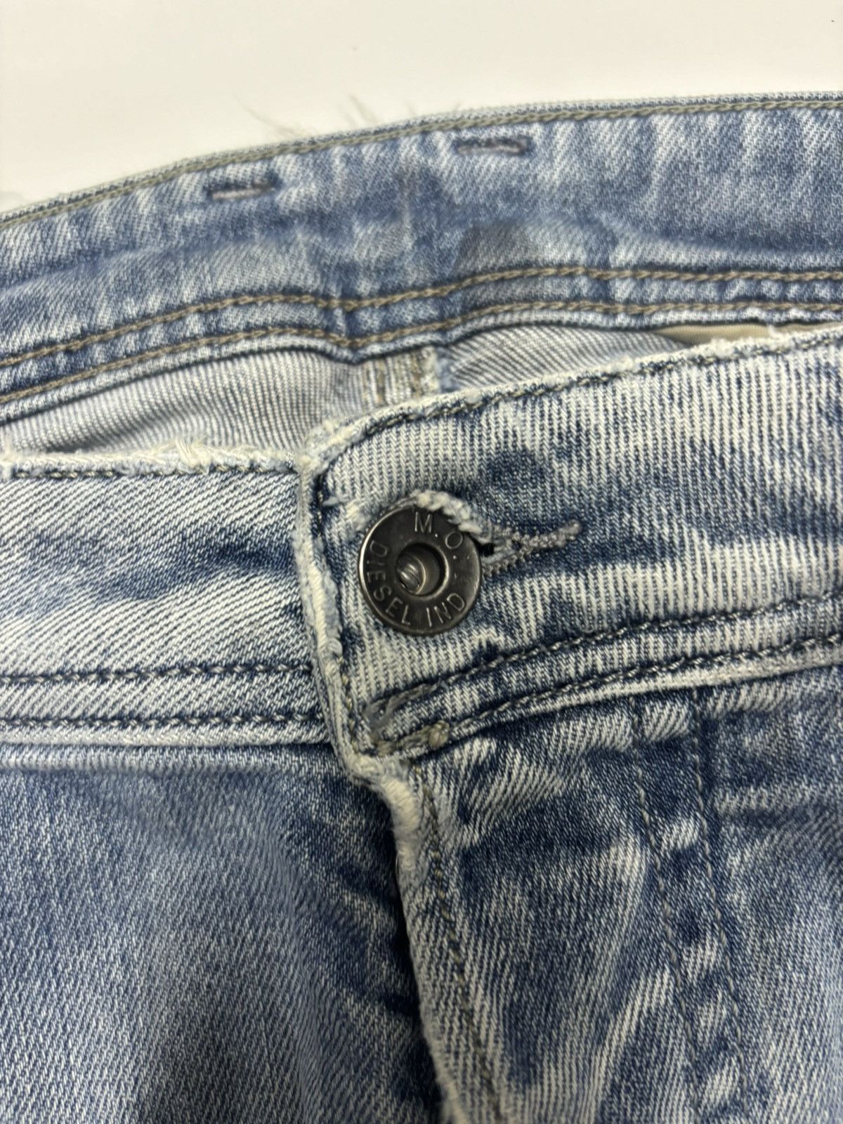 Diesel RARE DIESEL TATTOO ART DISTRESSED DENIM JEANS Size US 35 - 9 Thumbnail