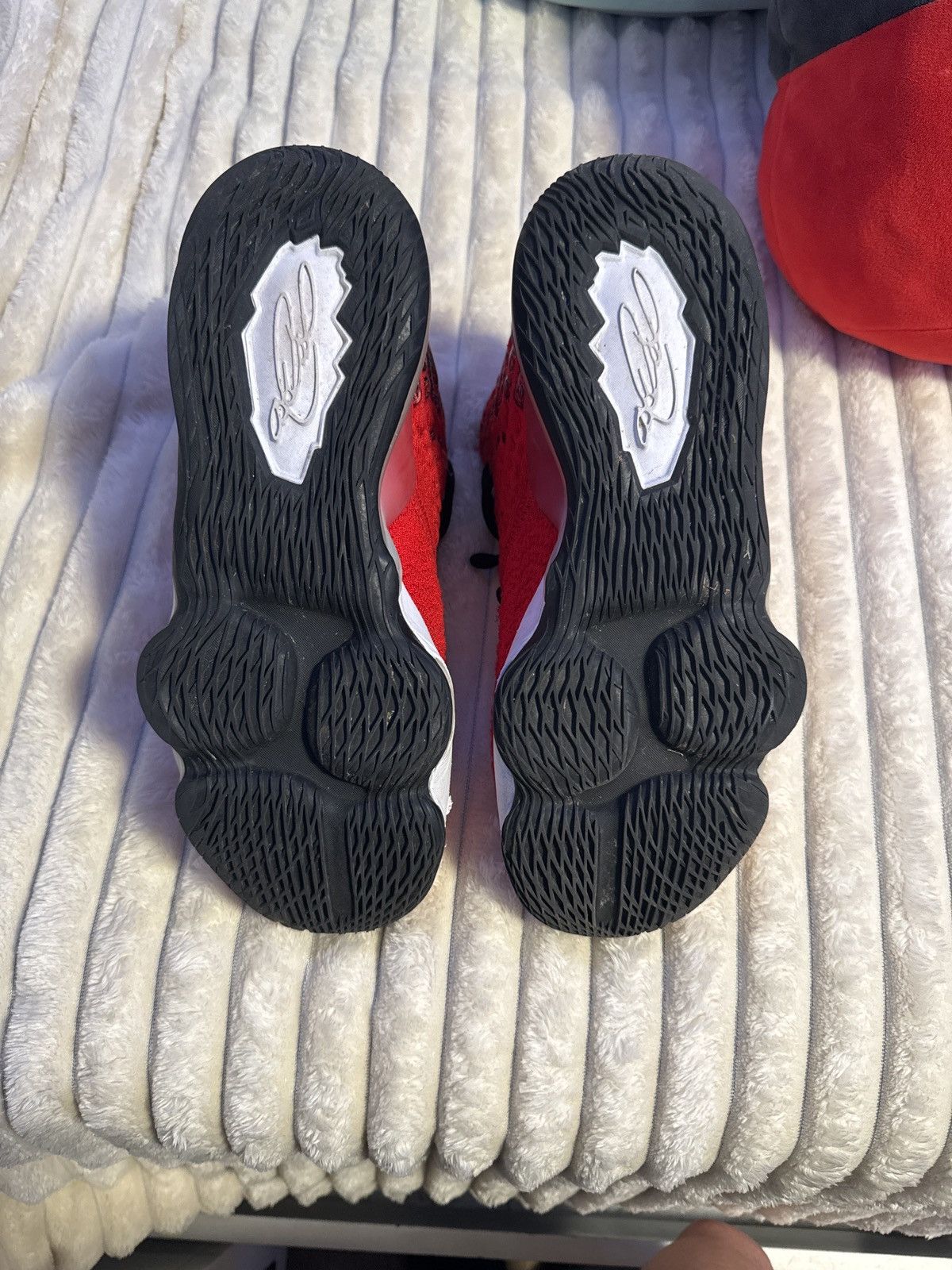 Nike Nike LeBron 17 RD/WH/BK Size US 8.5 / EU 41-42 - 5 Thumbnail