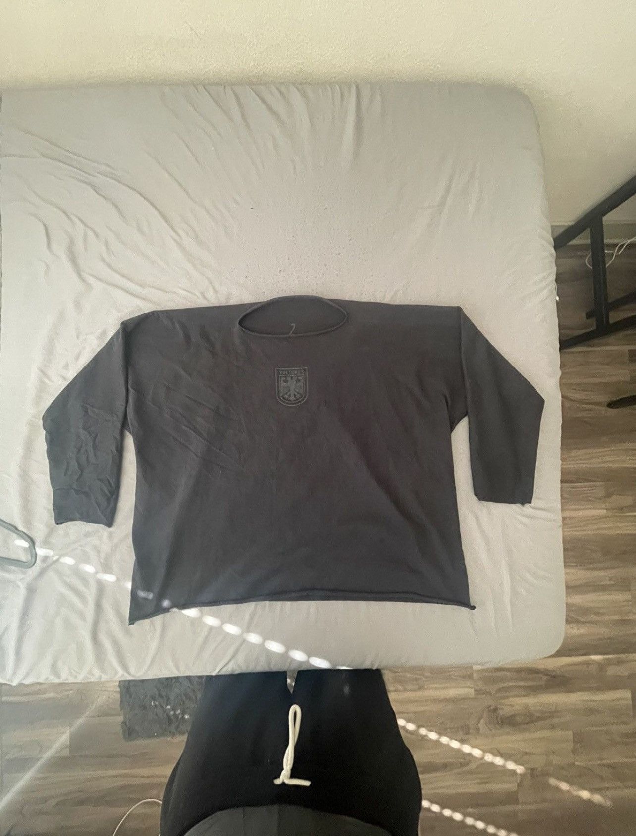 Gosha Rubchinskiy × Yeezy Yeezy Vultures Long Sleeve Size US L / EU 52-54 / 3 - 1 Thumbnail