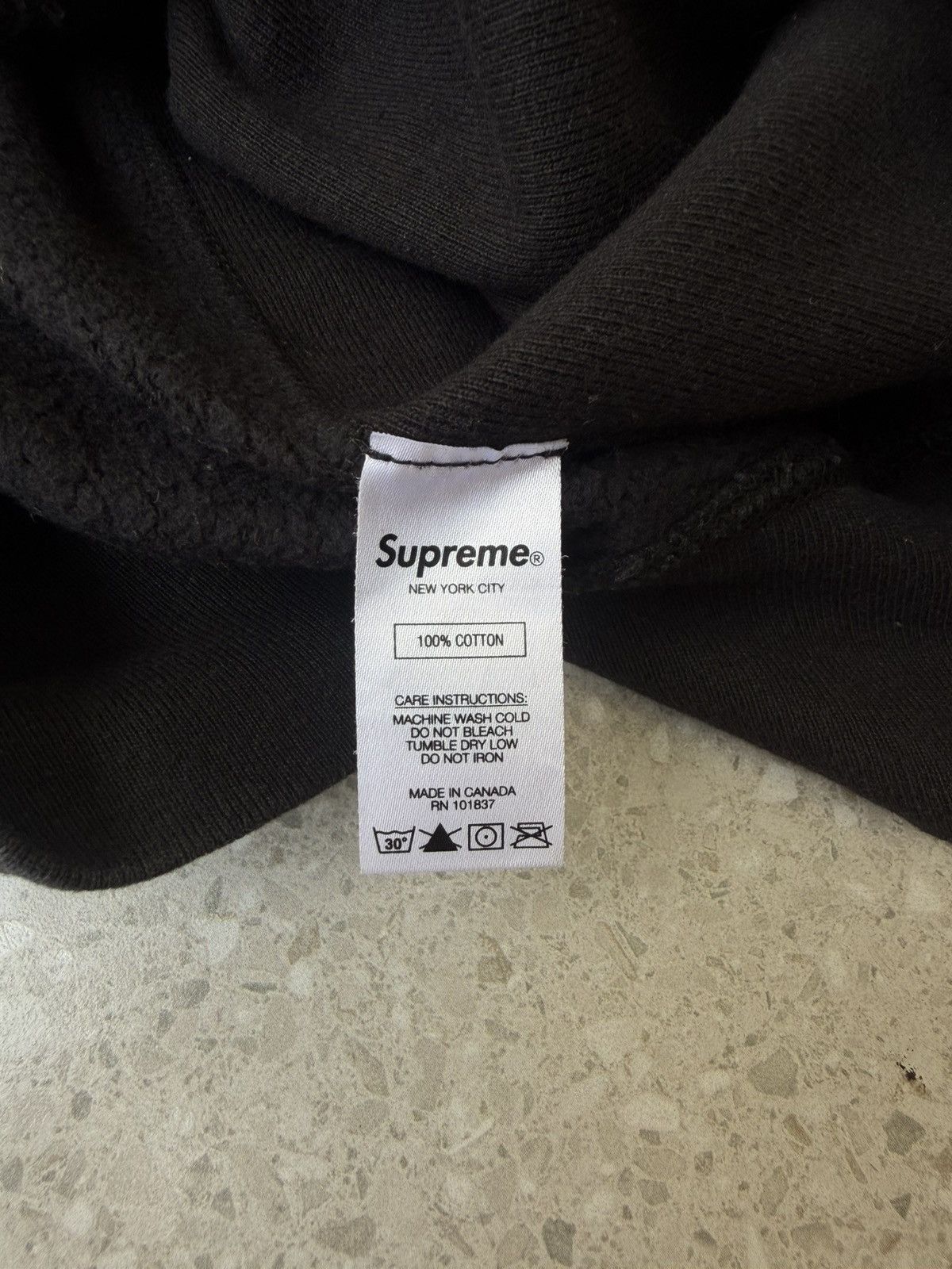 Kaws × Supreme Supreme Kaws Box Logo Size US L / EU 52-54 / 3 - 7 Thumbnail