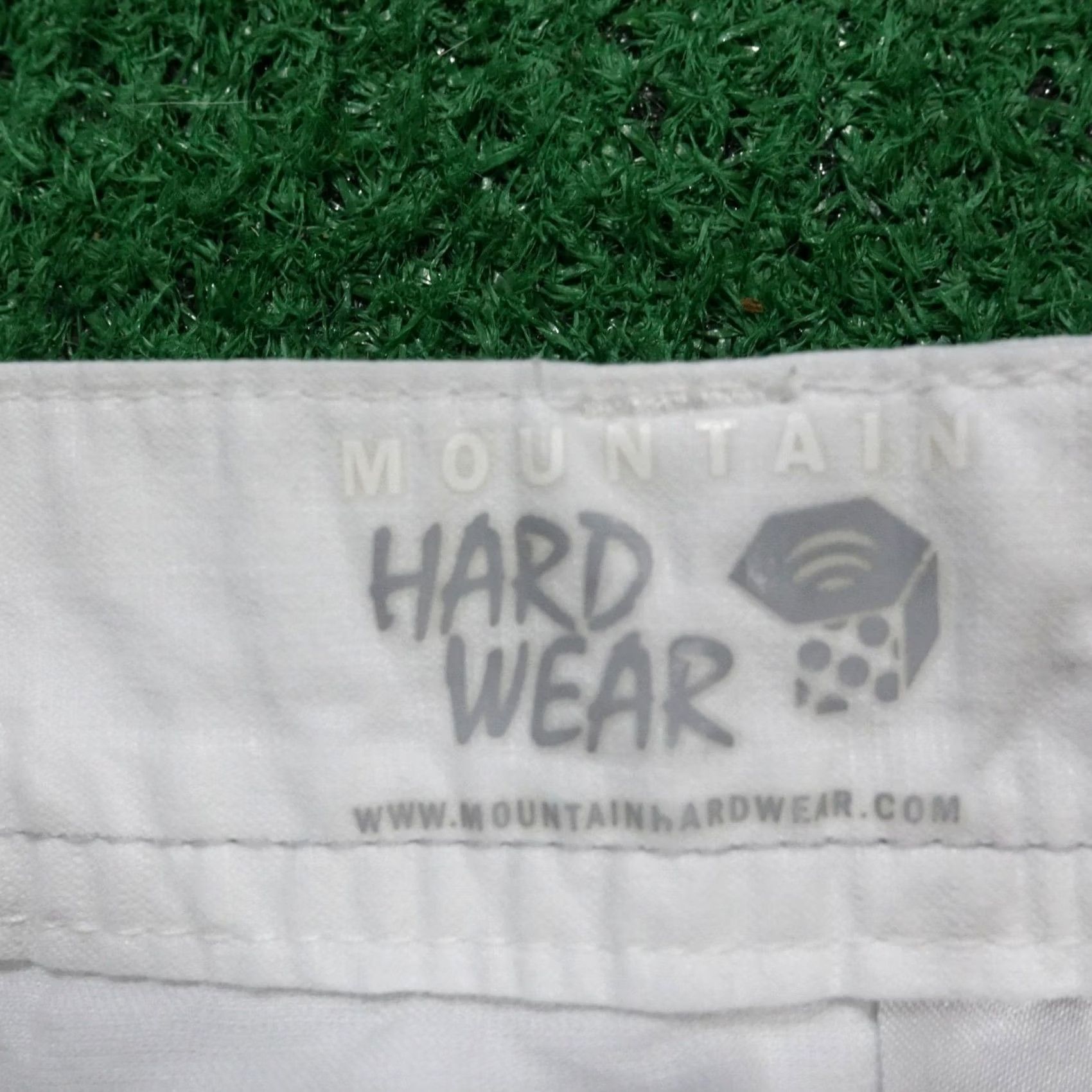Mountain Hardwear Mountain Hardwear Chino Shorts Womens White 8 32 Waist 5 Inseam Pockets Size 30" / US 8 / IT 44 - 6 Thumbnail