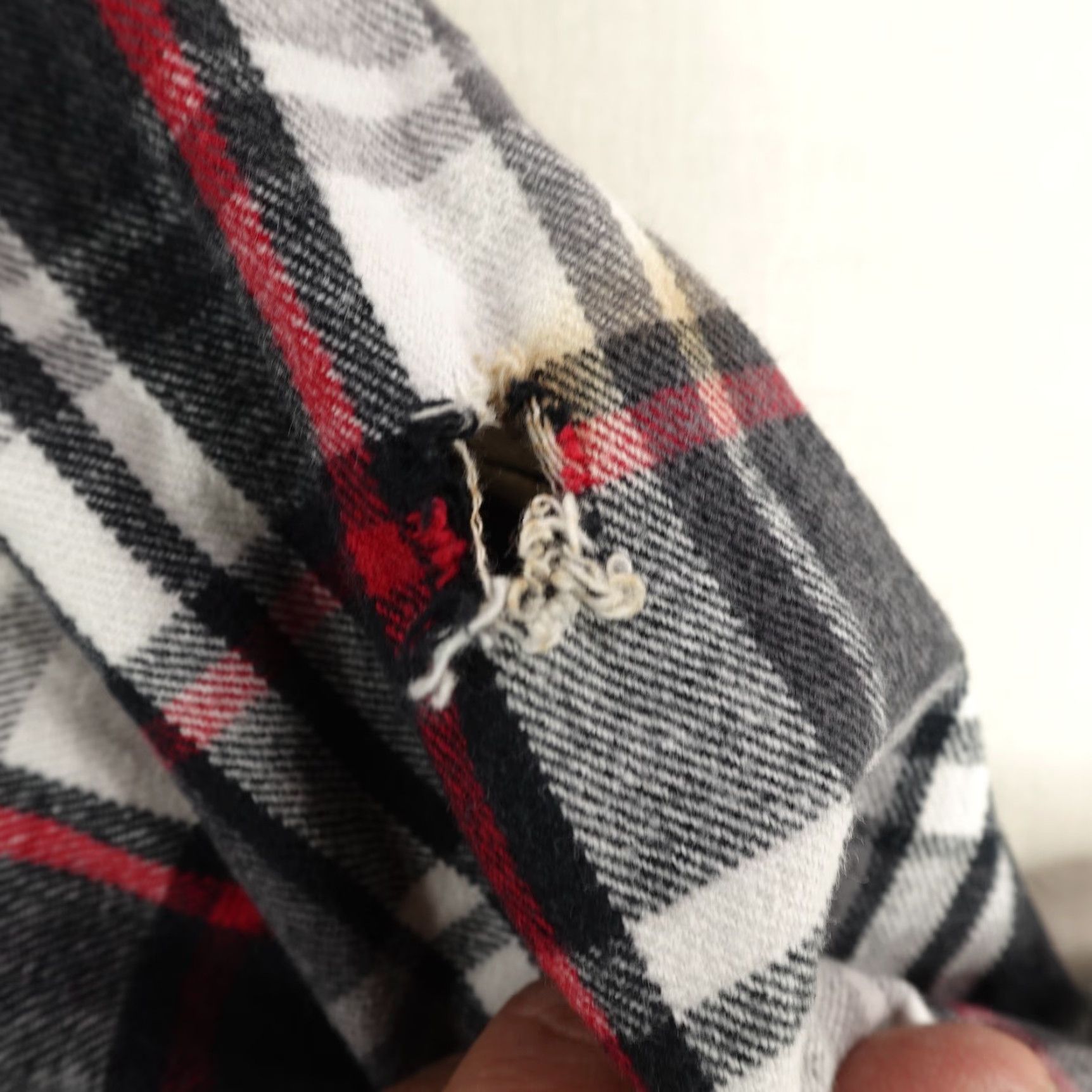 Vintage VINTAGE Five Brother Shirt Mens Medium Gray Plaid Flannel Pearl Snap Western Utility Long Sleeve Casual Workwear 90s Cowboys Mens Size US M / EU 48-50 / 2 - 5 Thumbnail