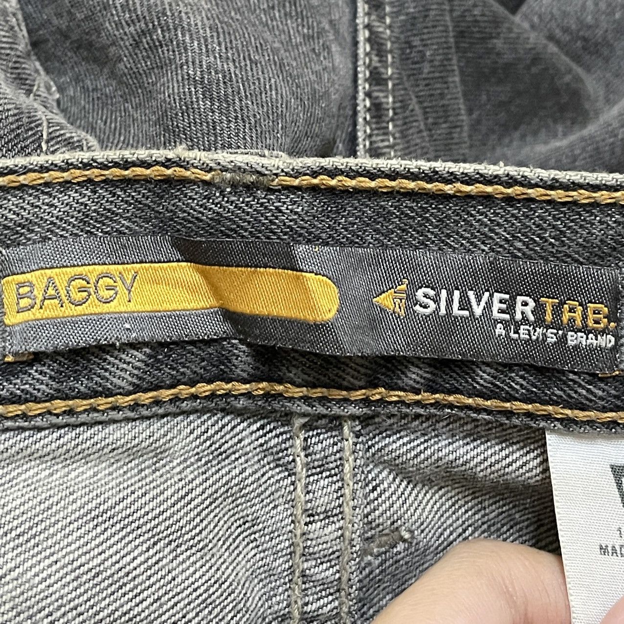 Levi's Very Rare Vintage Brand Levis SilverTab Baggy Jeans 2000s Size US 36 / EU 52 - 11 Thumbnail