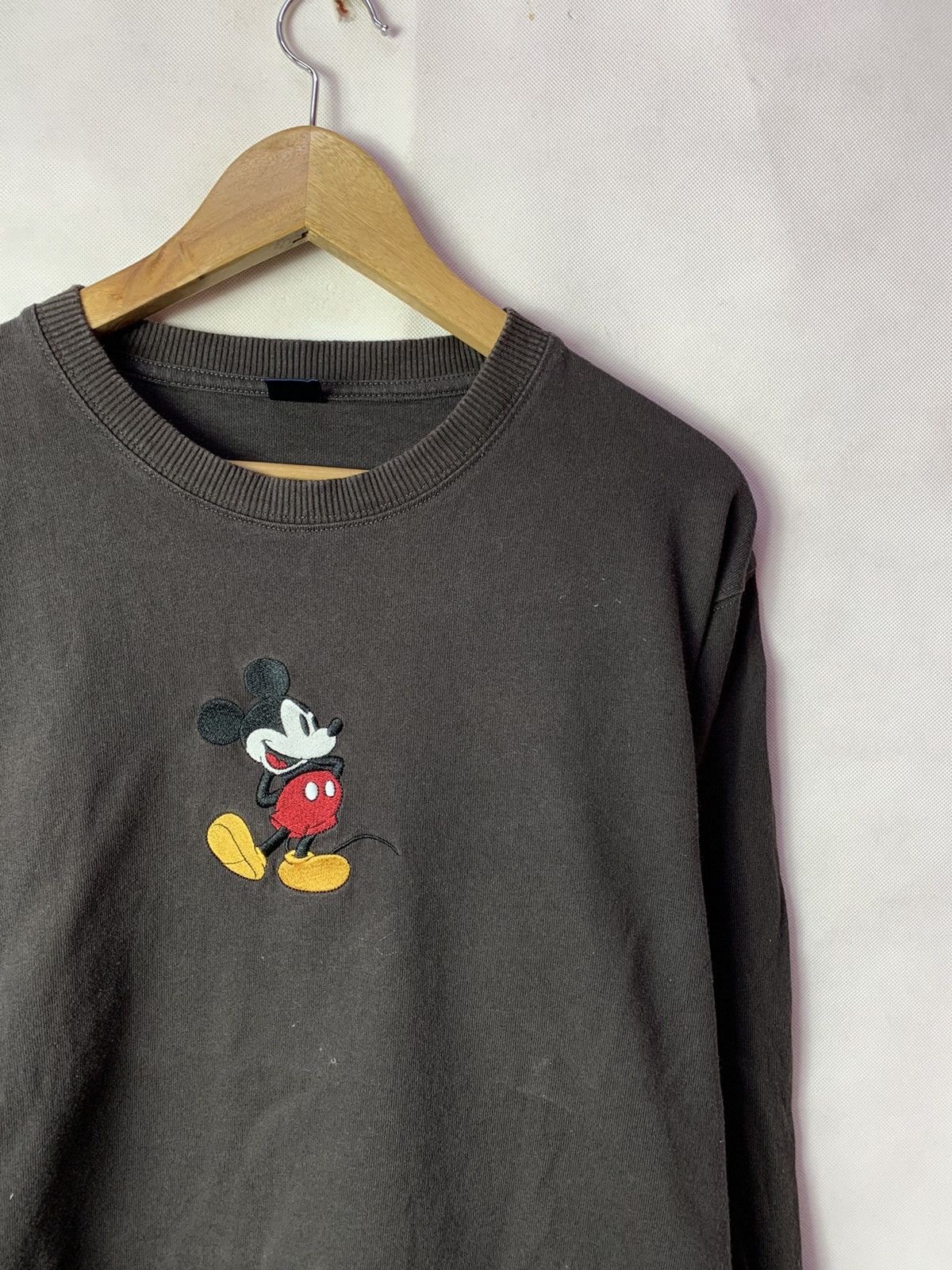 Disney 🔥Iconic Mickey Mouse Stand Embroided Sweatshirt Size US M / EU 48-50 / 2 - 2 Thumbnail