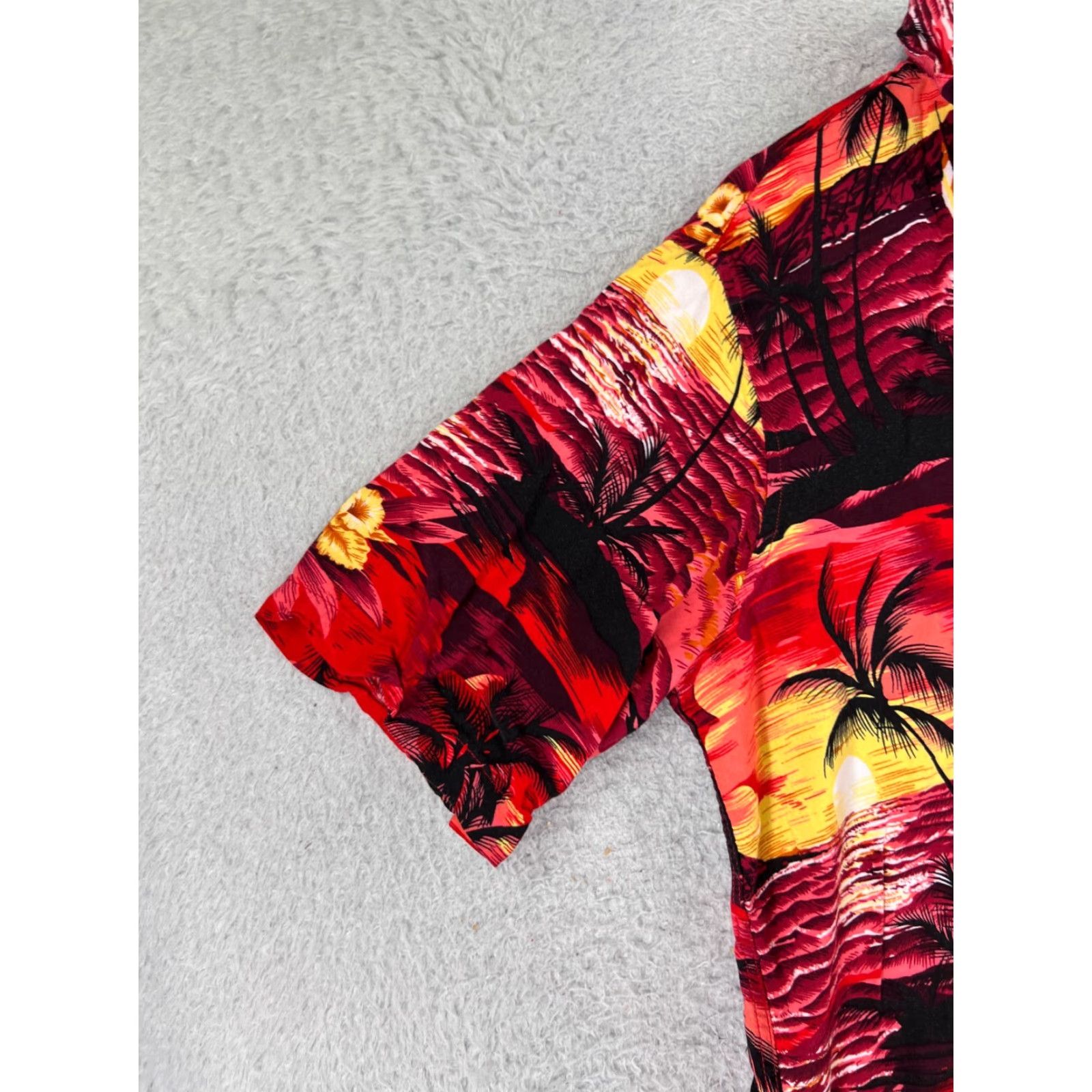 Vintage Design In Italy Shirt Adult Large Red Orange Hawaiian Island Sunset Palm Print Shirt Men Regular Red Hawaiian Floral Short Sleeve Button-Up 70s? Size US L / EU 52-54 / 3 - 3 Thumbnail