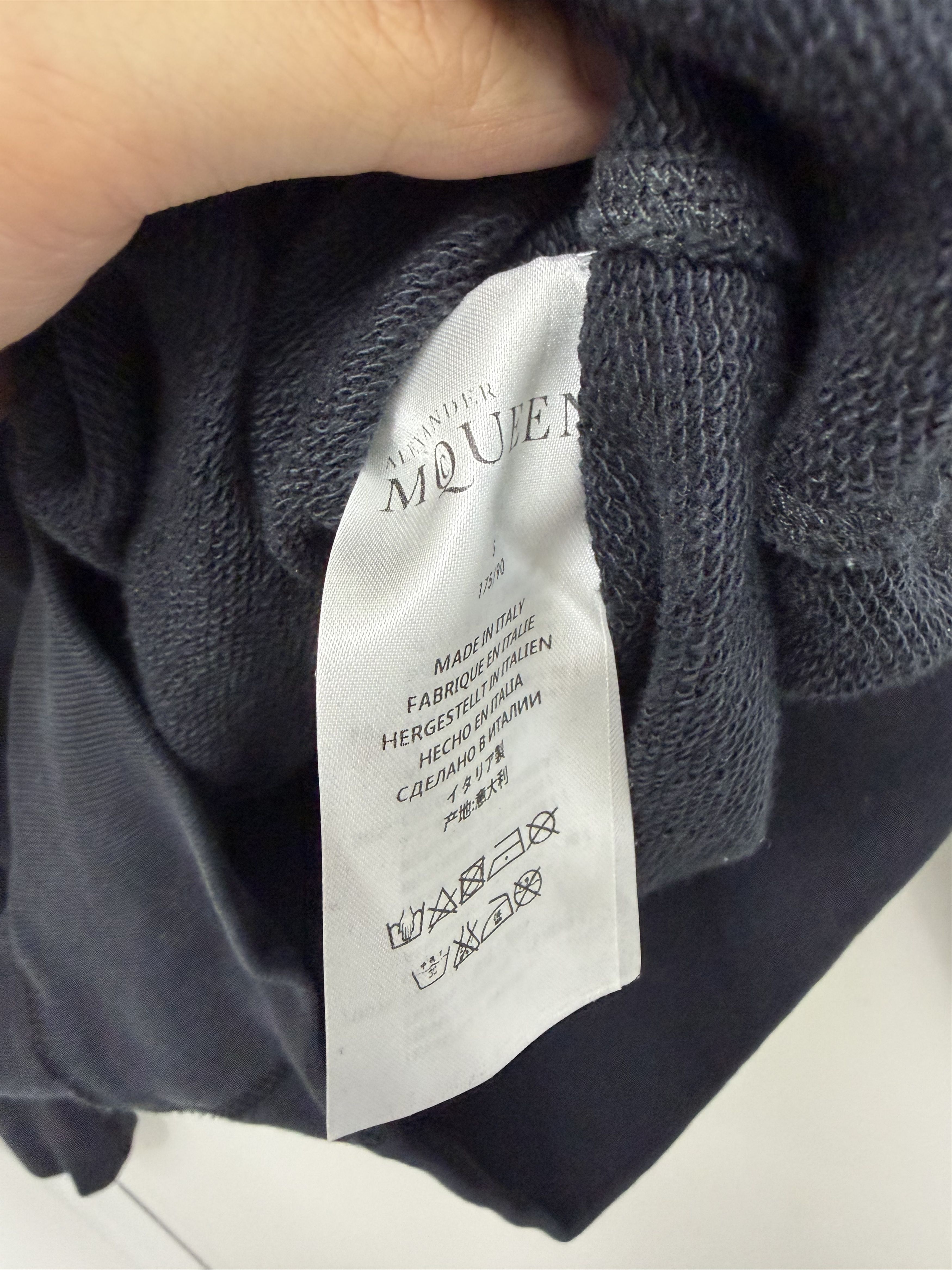 Alexander McQueen McQueen mainline men's black sweatshirt embroidered skull Size US S / EU 44-46 / 1 - 3 Thumbnail