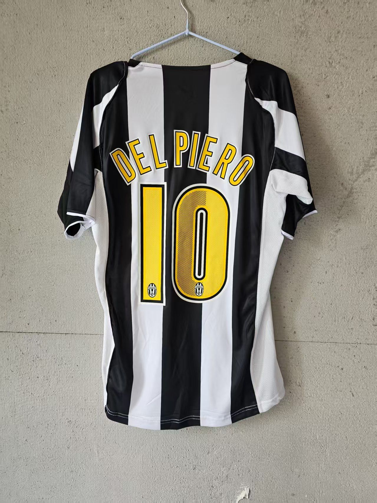 Other Juventus #10 del Piero Jersey 2004 2005 Size US S / EU 44-46 / 1 - 1 Thumbnail
