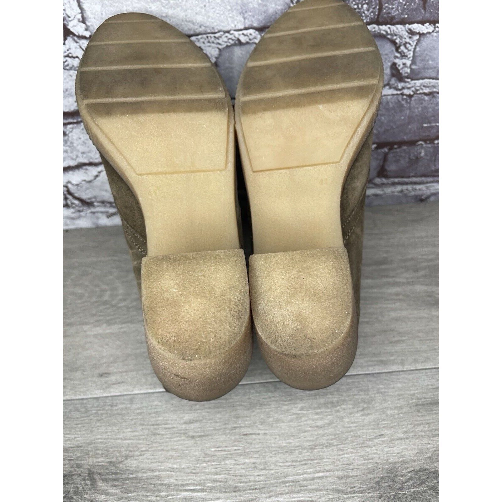 Other TONI PONS Winter Taupe Suede Ankle High Top Lace Heel Bootie Size US 10.5 / IT 40.5 - 15 Thumbnail