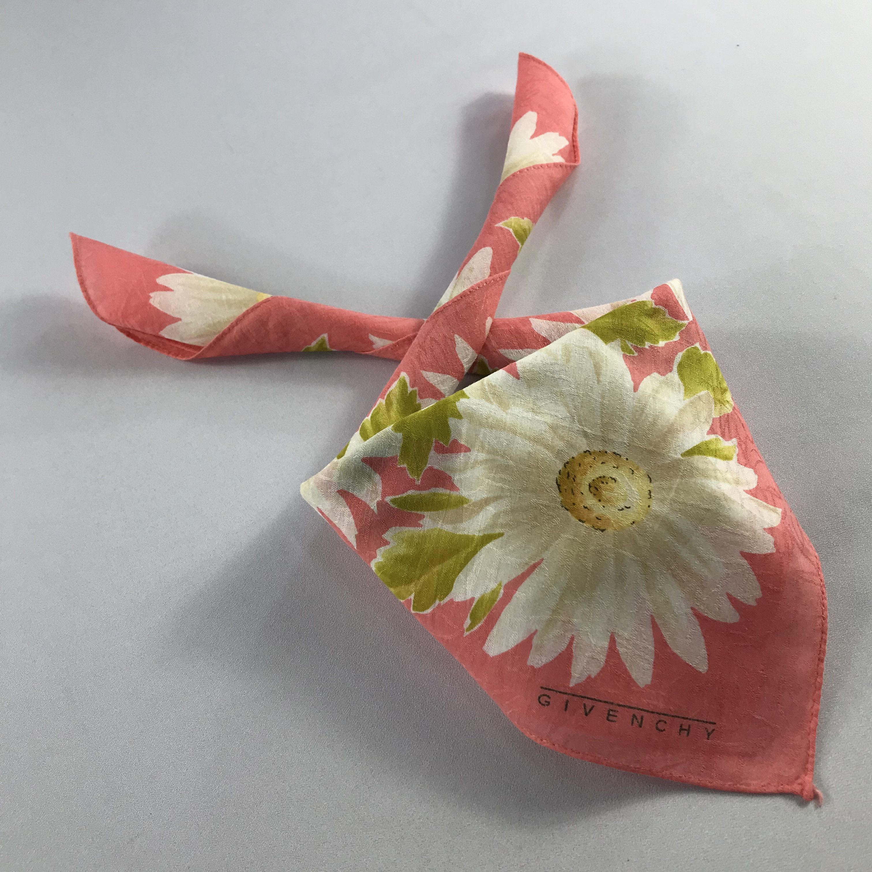Givenchy GiVENchy Handkerchief / Bandana / Neckerchief C805 Size ONE SIZE - 2 Thumbnail