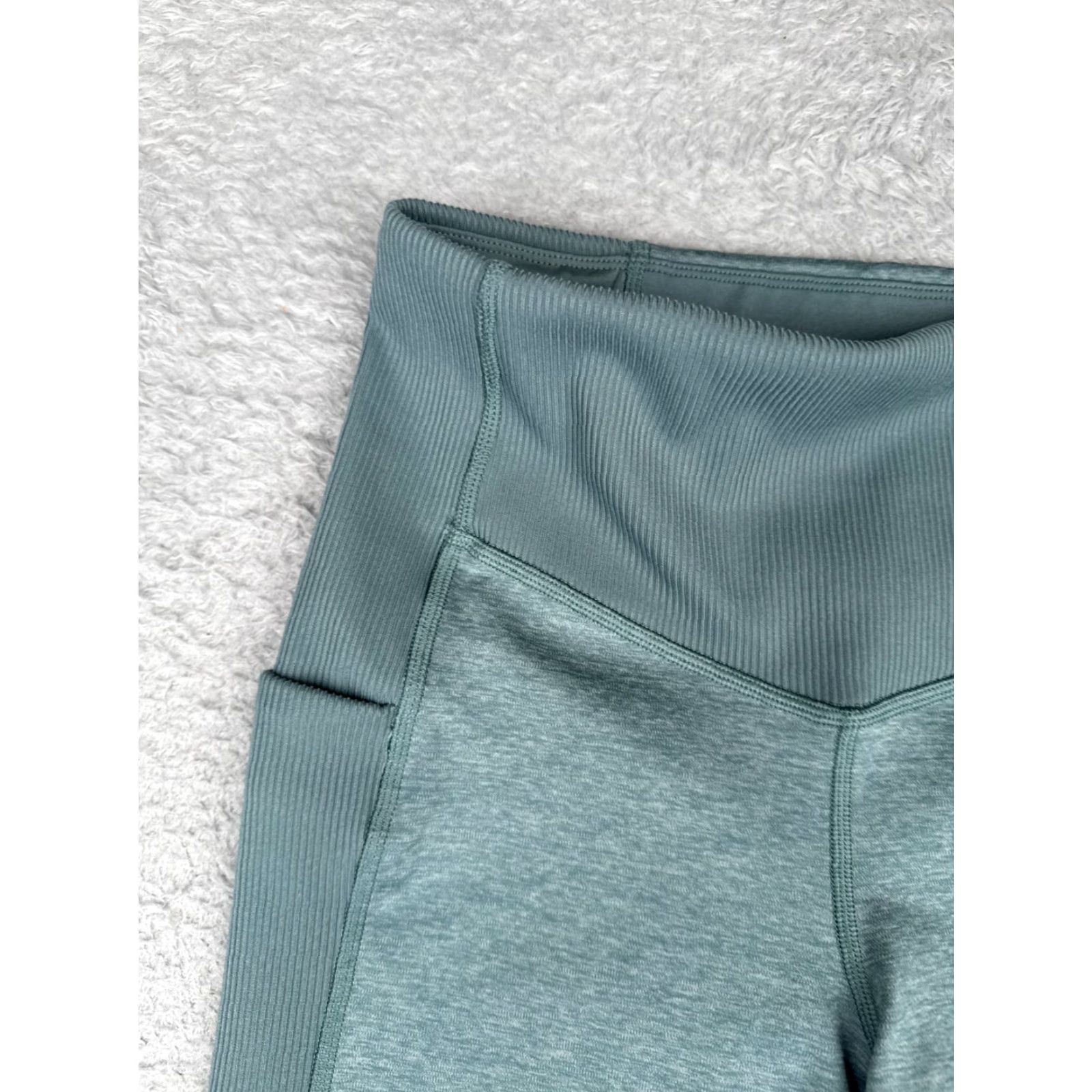 The North Face The North Face Shorts Women Medium Blue EA Dune Sky 9" Tight Shorts Yoga Hike Size 32" / US 10 / IT 46 - 4 Thumbnail