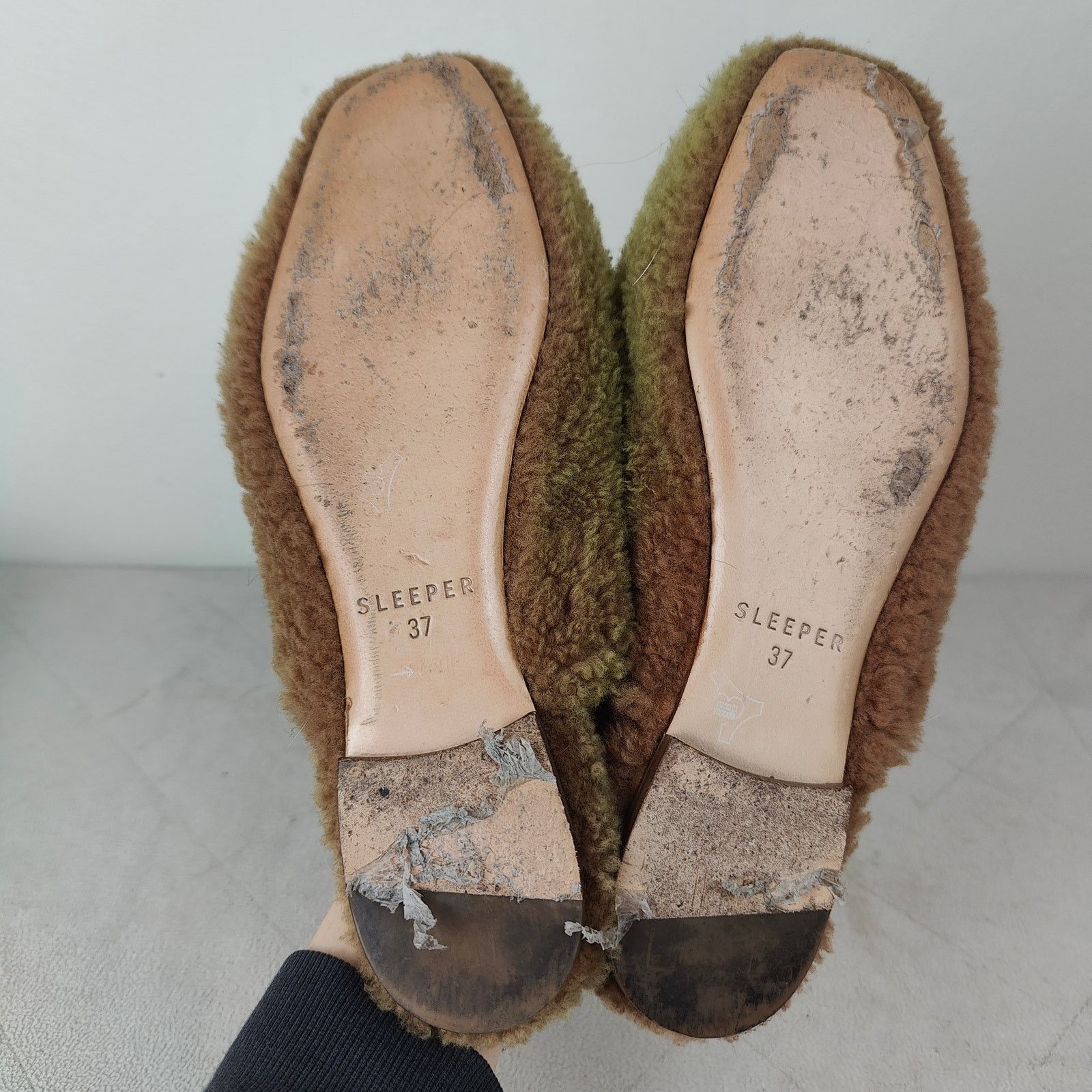 Sleeper Sleeper Shearling Slippers Womens 37 7 Green Tan Faux Fur Size US 7 / IT 37 - 7 Thumbnail