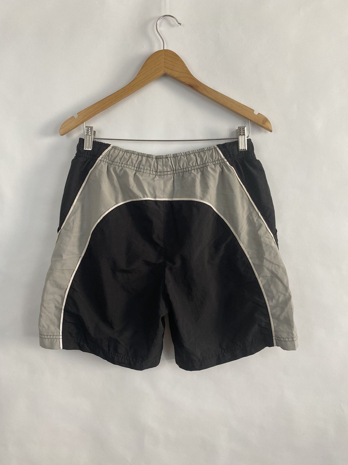 Nike 🇺🇸 Vintage 90s Nike Nylon shorts swoosh logo street wear dril Size US 32 / EU 48 - 6 Thumbnail
