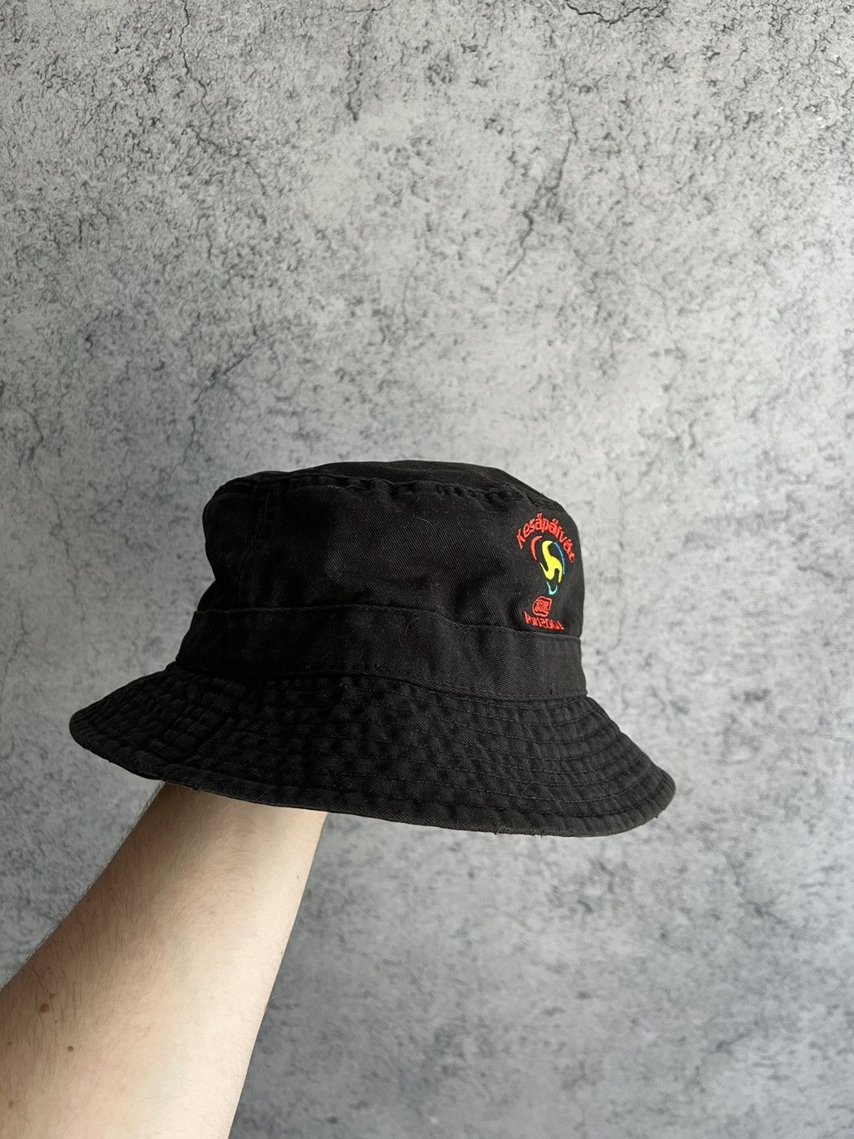 Vintage Vintage Bucket Hat 2001 Y2K Style Black 00s Rare Size 42 - 11 Thumbnail