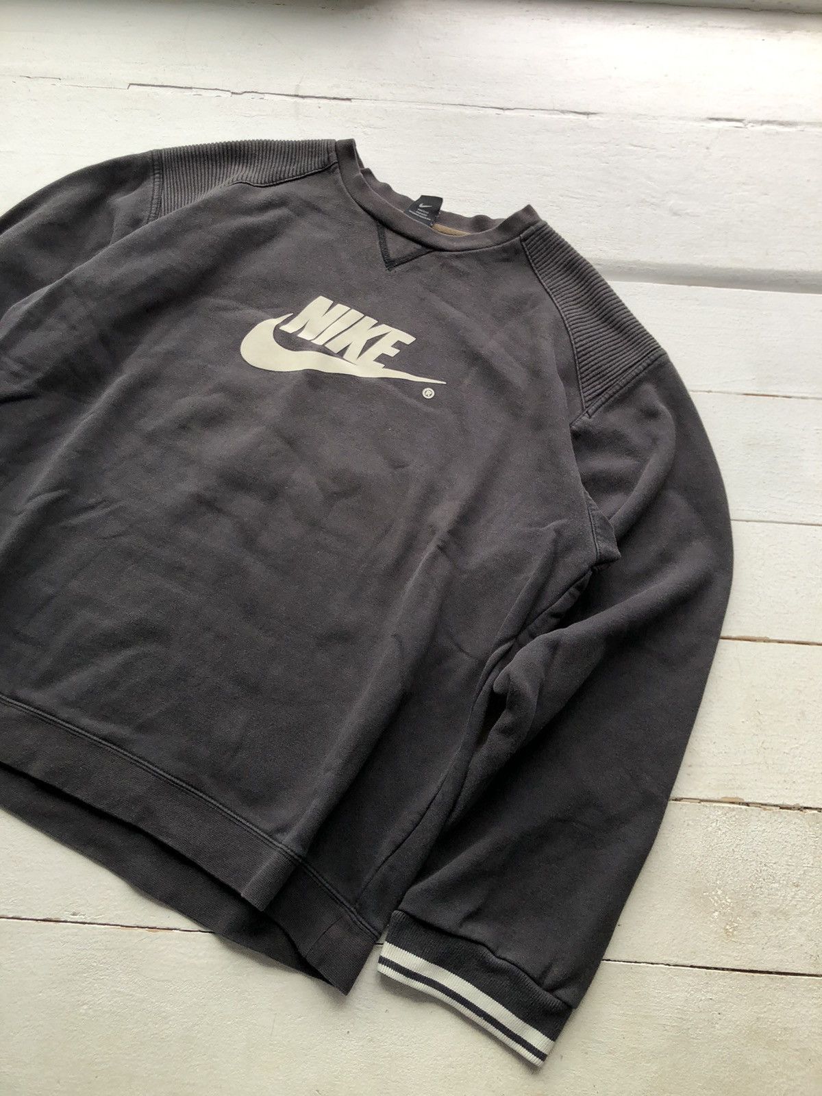 Nike Vintage Nike 00s Big Logo Swoosh Oversized Sweatshirts Size US L / EU 52-54 / 3 - 2 Thumbnail