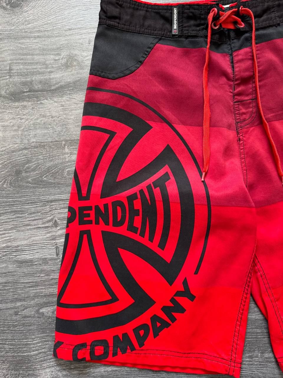 Independent Truck Co. Independent y2k nylon surf shorts Size US 32 / EU 48 - 3 Thumbnail