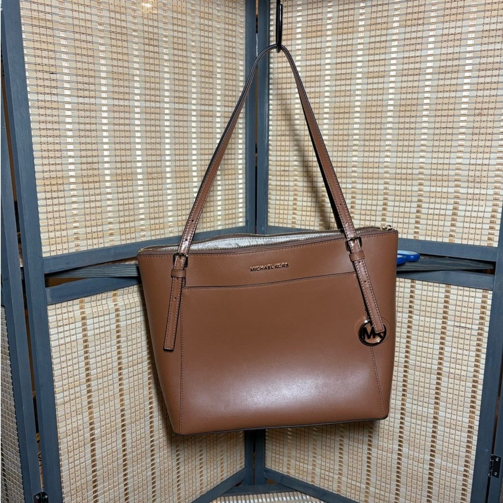Michael Kors Michael Kors Voyager Large Saffiano Leather Tote Size ONE SIZE - 5 Thumbnail