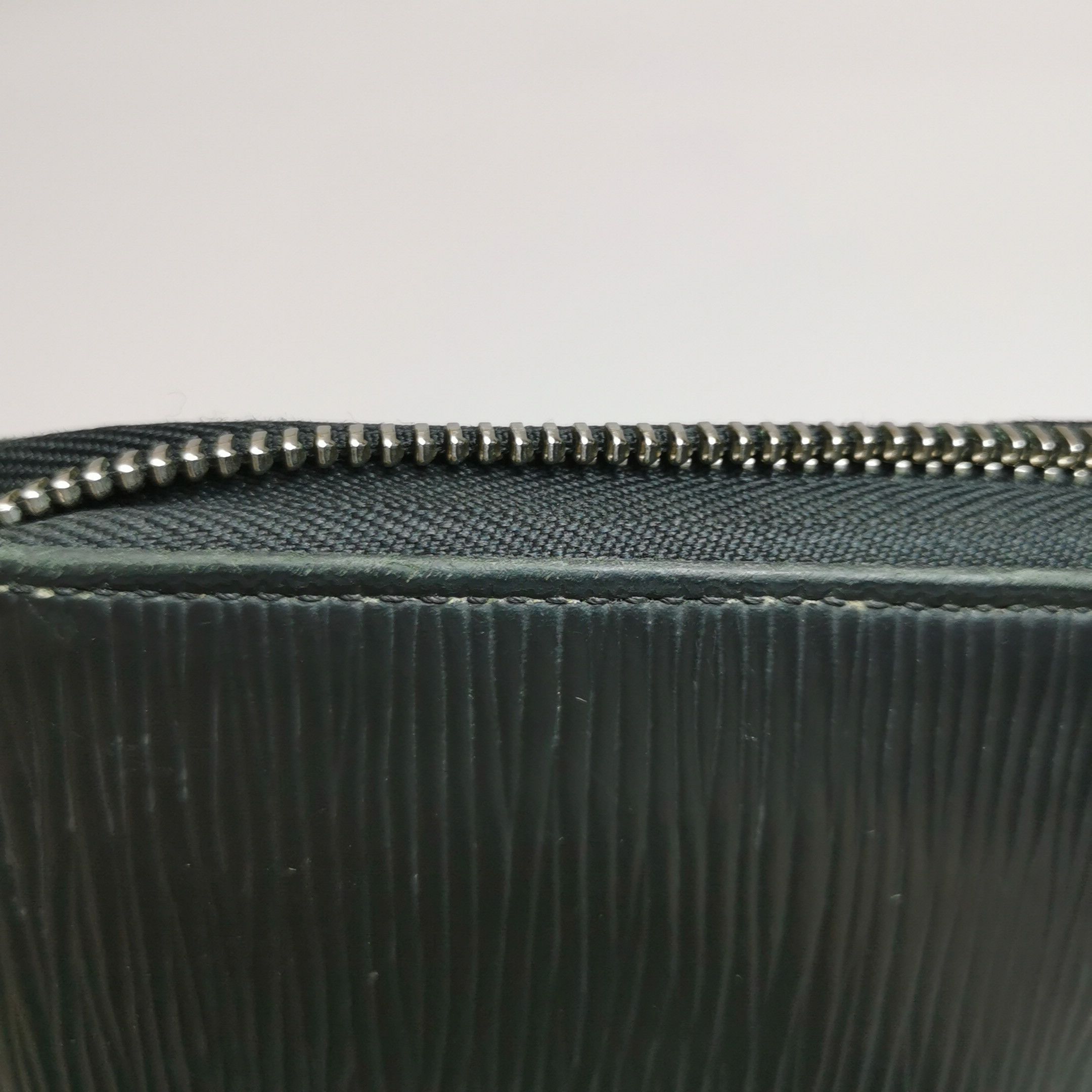 Louis Vuitton Louis Vuitton (LV) Zippy cowhide ripple zip around wallet - Size ONE SIZE - 8 Thumbnail