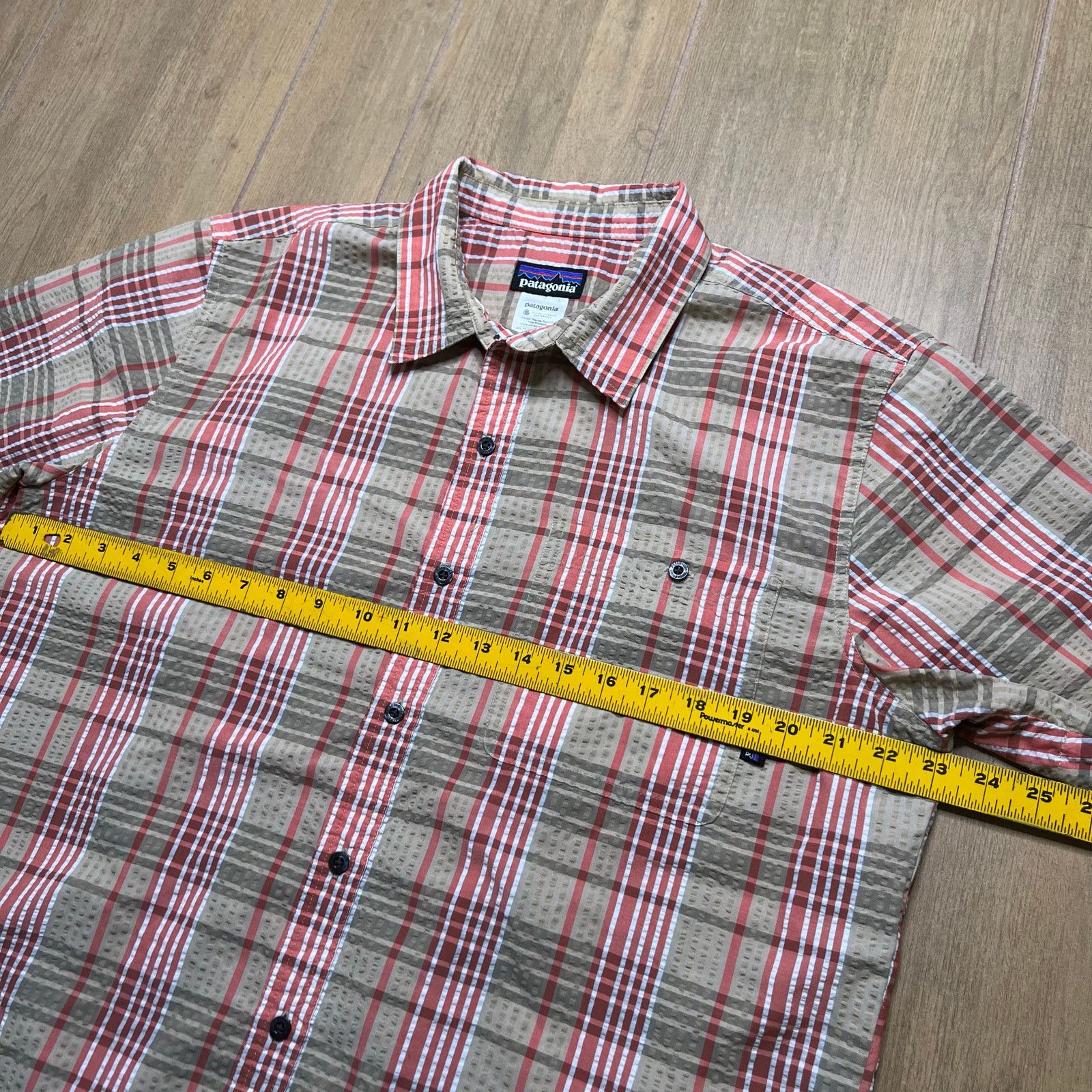 Patagonia Patagonia Organic Cotton Seersucker Plaid Button Up Shirt L Size US L / EU 52-54 / 3 - 7 Thumbnail