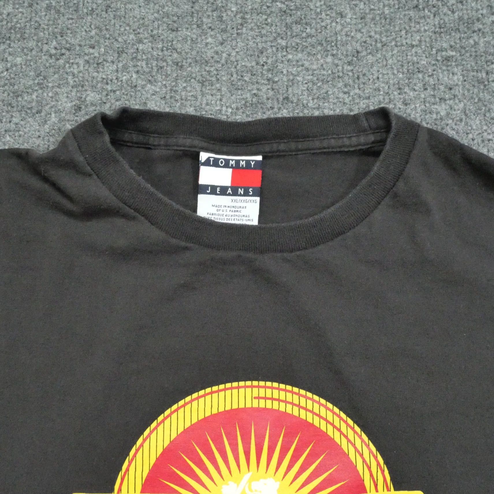 Tommy Hilfiger VINTAGE Tommy Hilfiger T Shirt Mens 2XL Black Crest Spell Out Lion Y2K Shirt Mens 2XL Black Crest Spell Out Lion Graphic Print Size US XXL / EU 58 / 5 - 3 Thumbnail