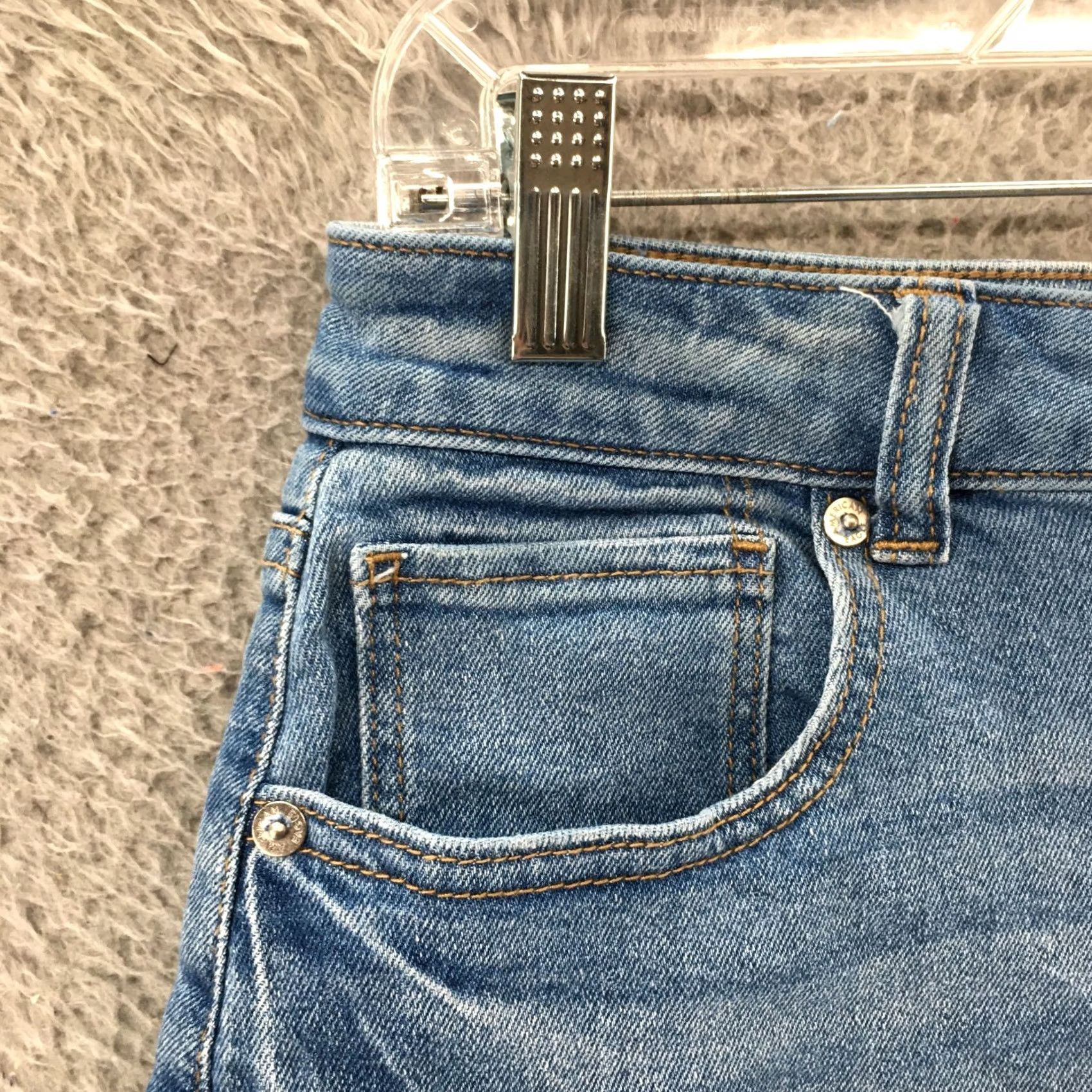 American Eagle Outfitters American Eagle Outfitters Mom Shorts Womens 6 Blue Medium Wash Denim Cuffed Button Size 28" / US 6 / IT 42 - 2 Thumbnail