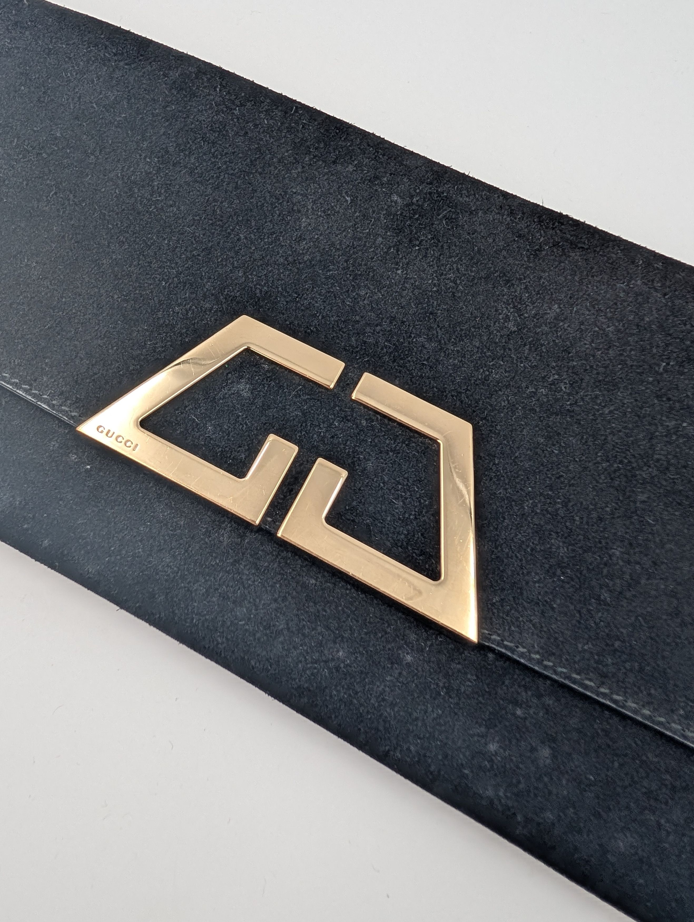 Gucci Gucci Black Suede Clutch With Gold Logo Size ONE SIZE - 2 Thumbnail
